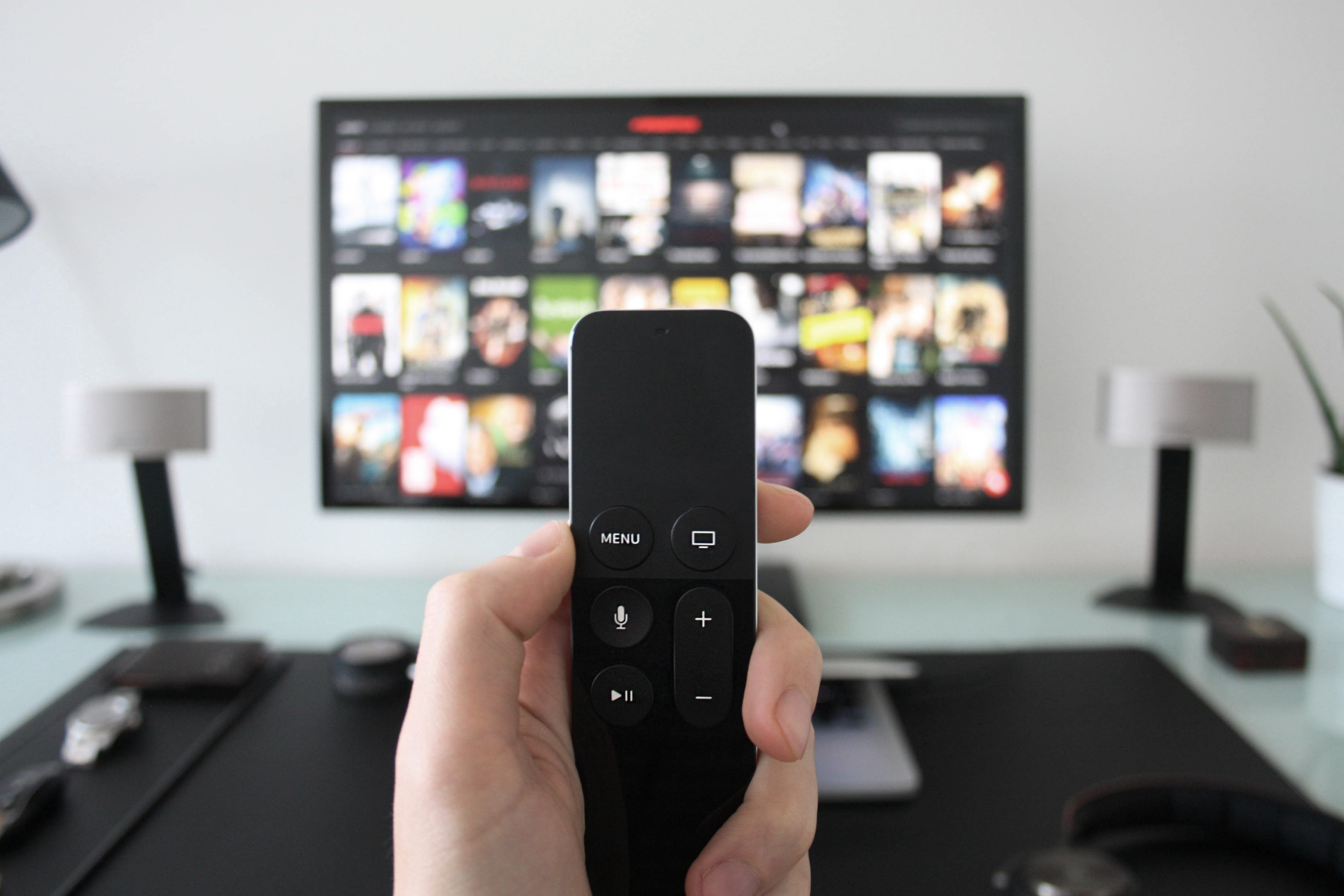 netflix movie remote and pad 4k, HD Wallpaper