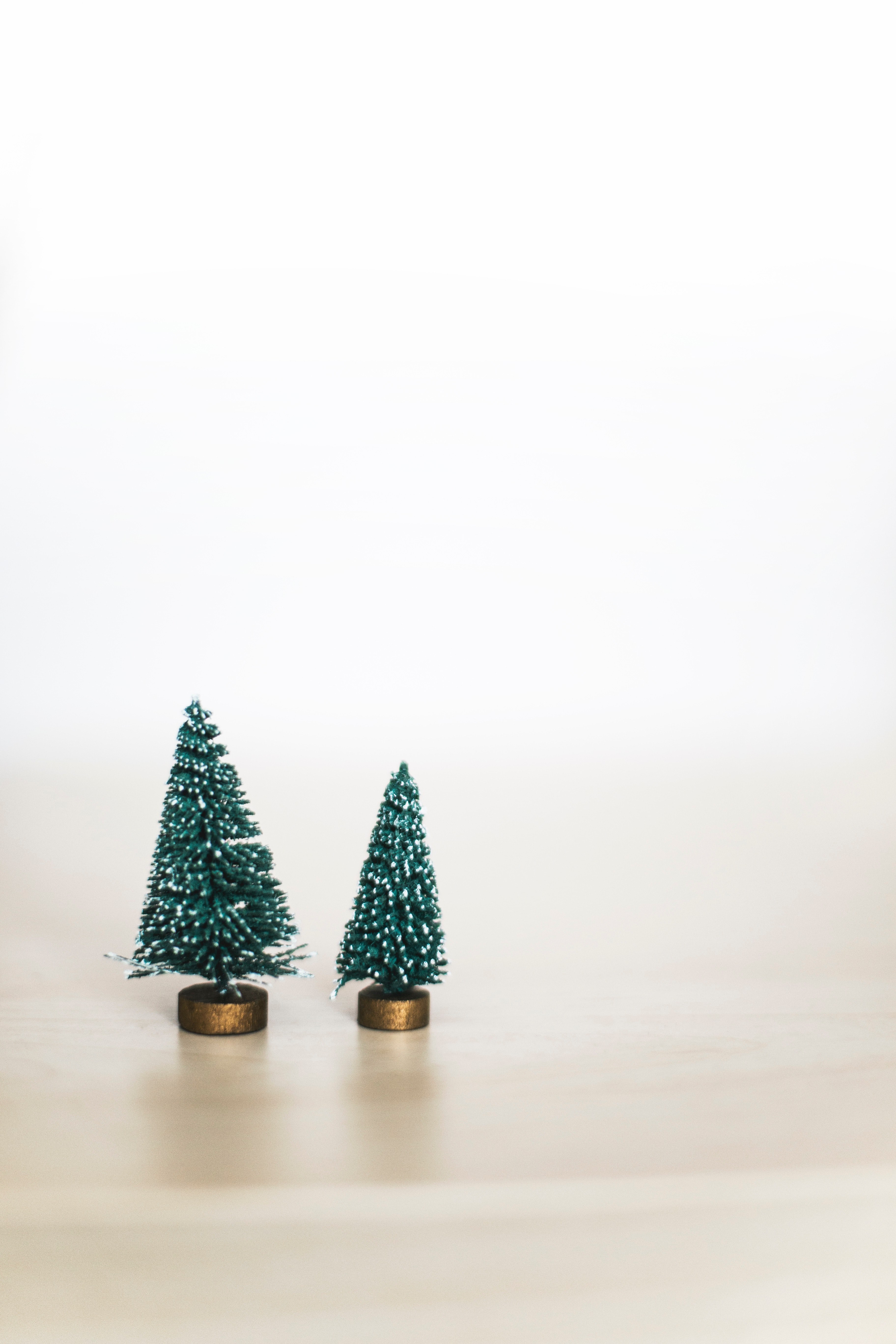 tree ornament christmas and decor hd, 4k, Phone HD Wallpaper