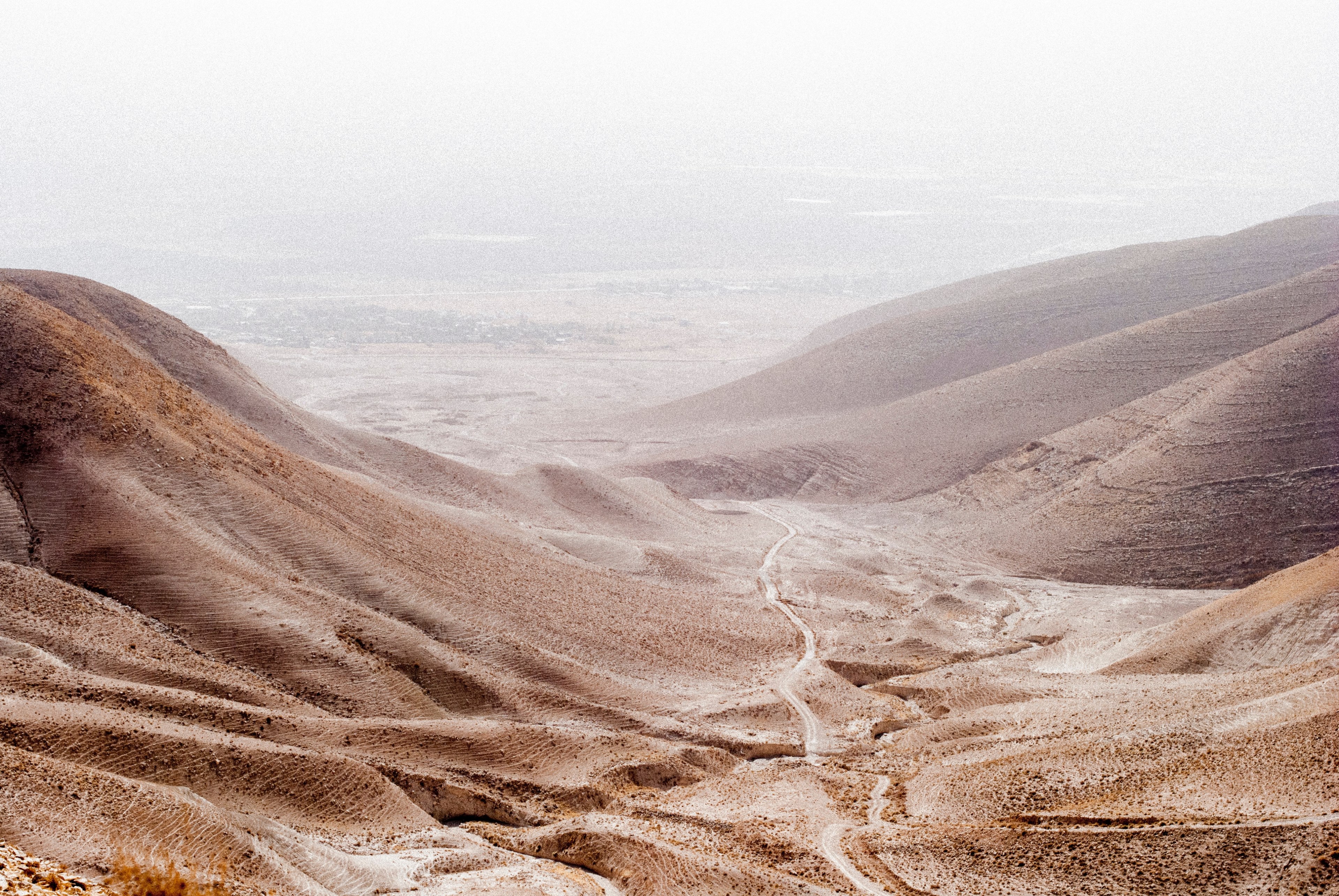 desert mountains on an overcast day in jordan valley, the jordan valley 4k, HD Wallpaper