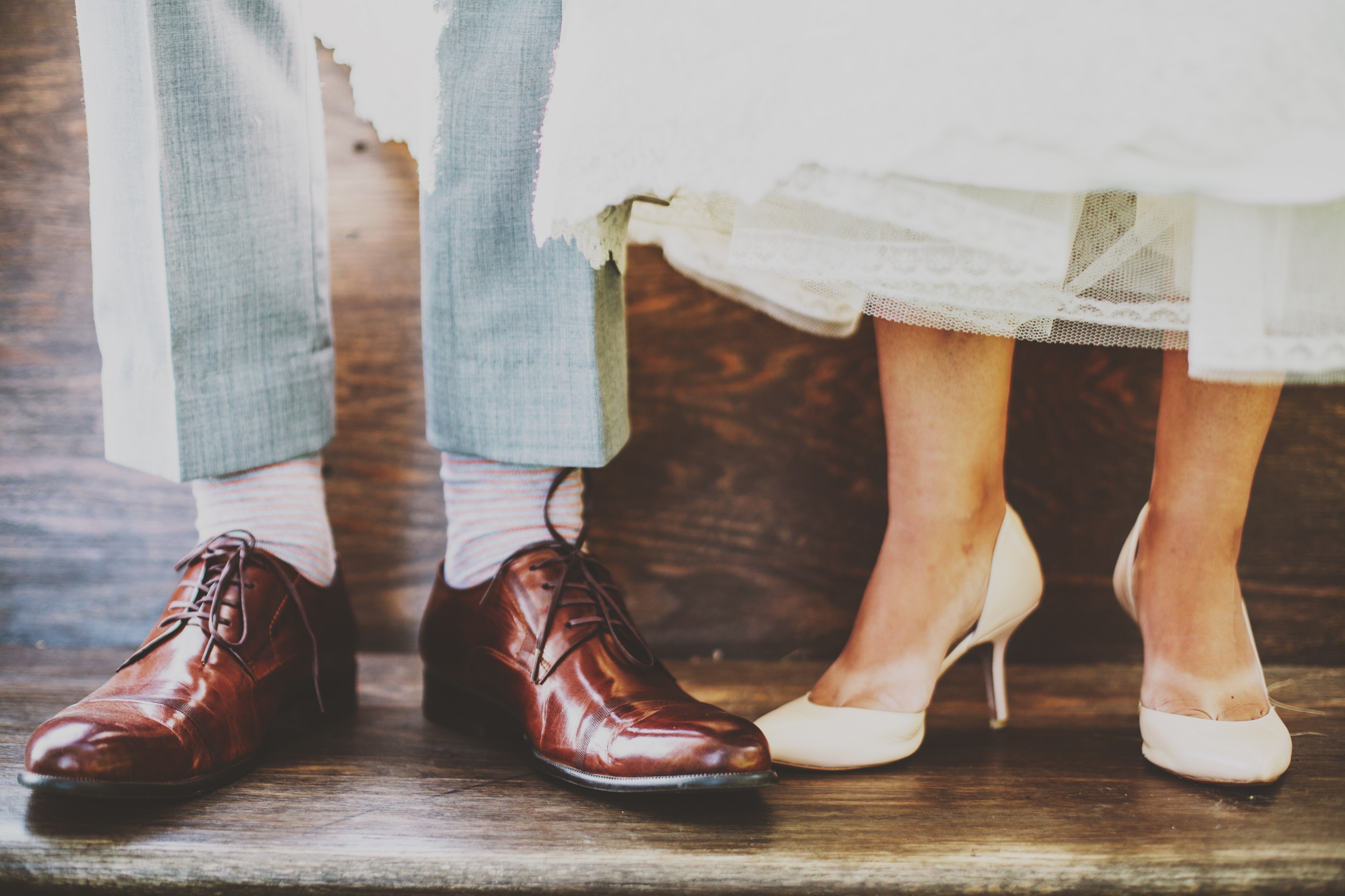 shoes of a bride and groom illuminated under soft light, wedding shoes 4k, HD Wallpaper
