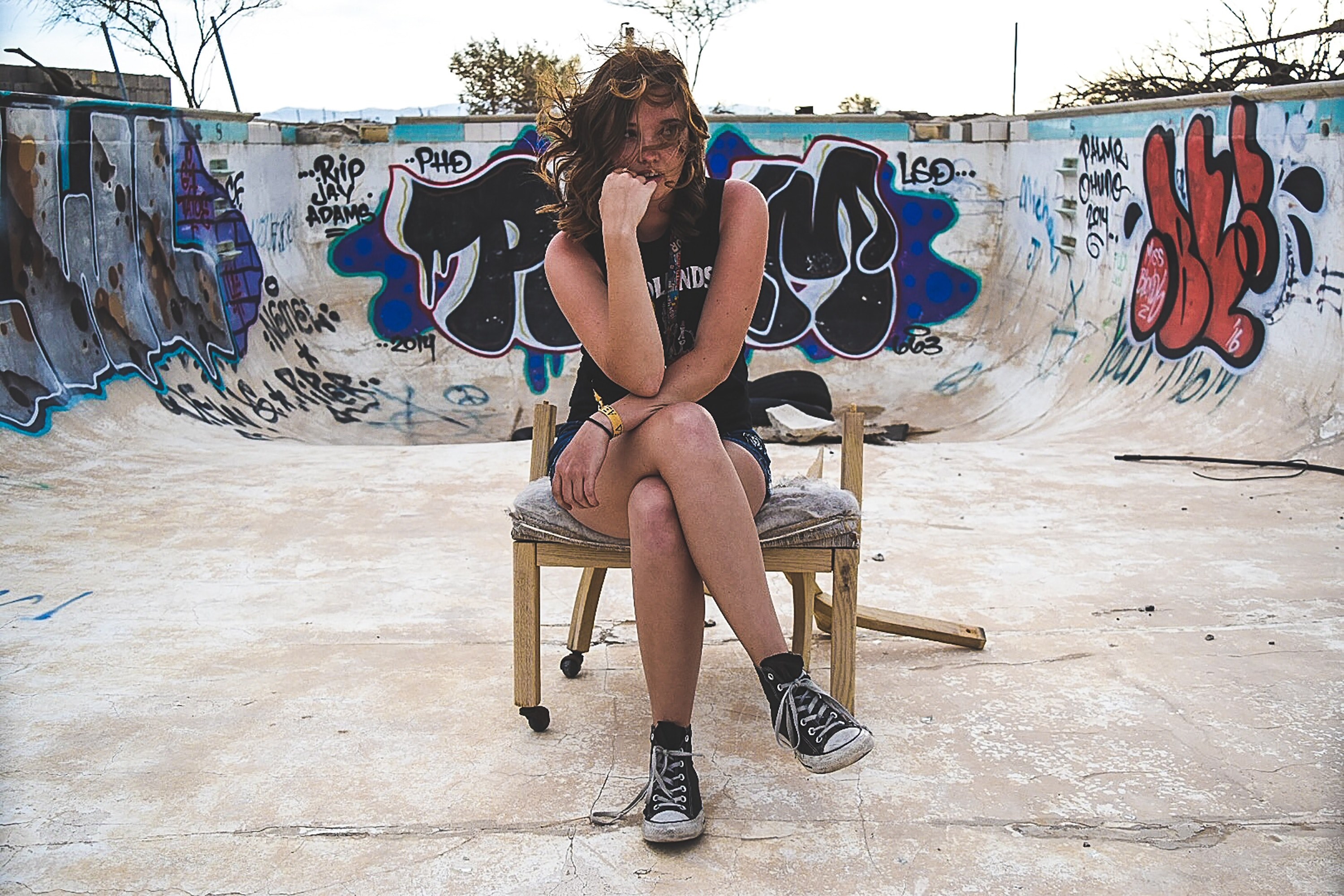 chair queen pool and abandoned 4k, HD Wallpaper