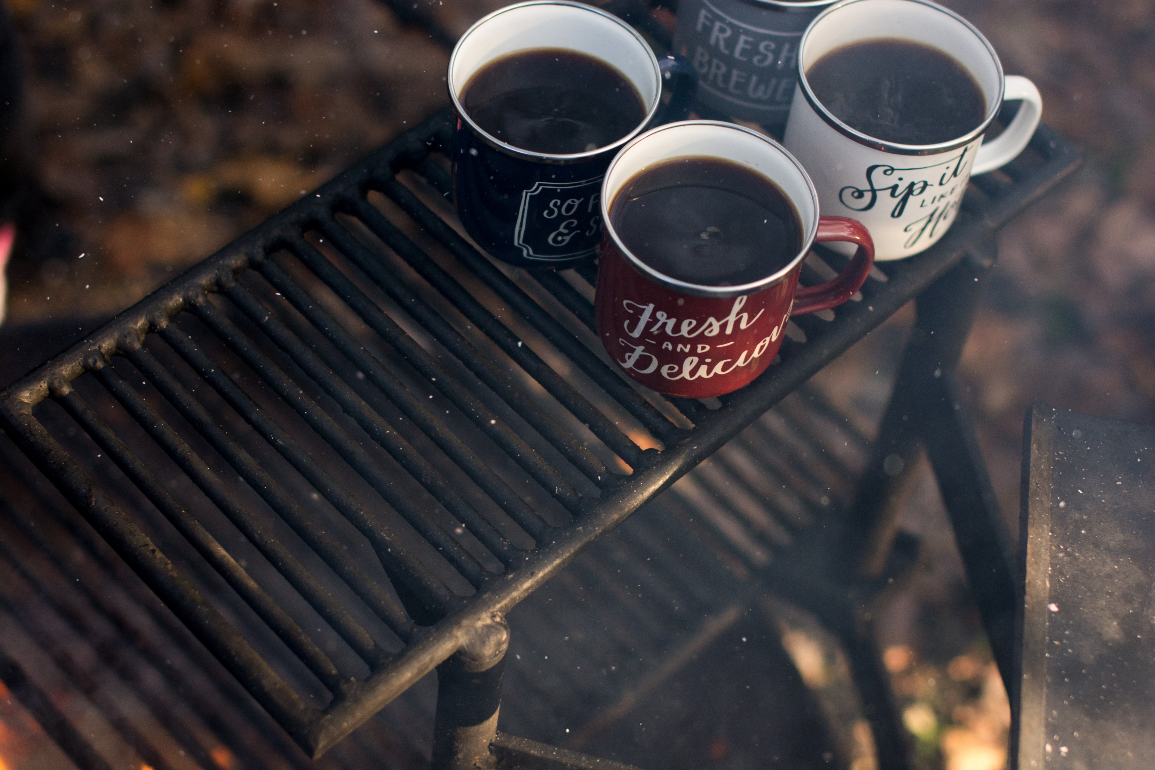 coffee mug camping and enamel 4k, HD Wallpaper