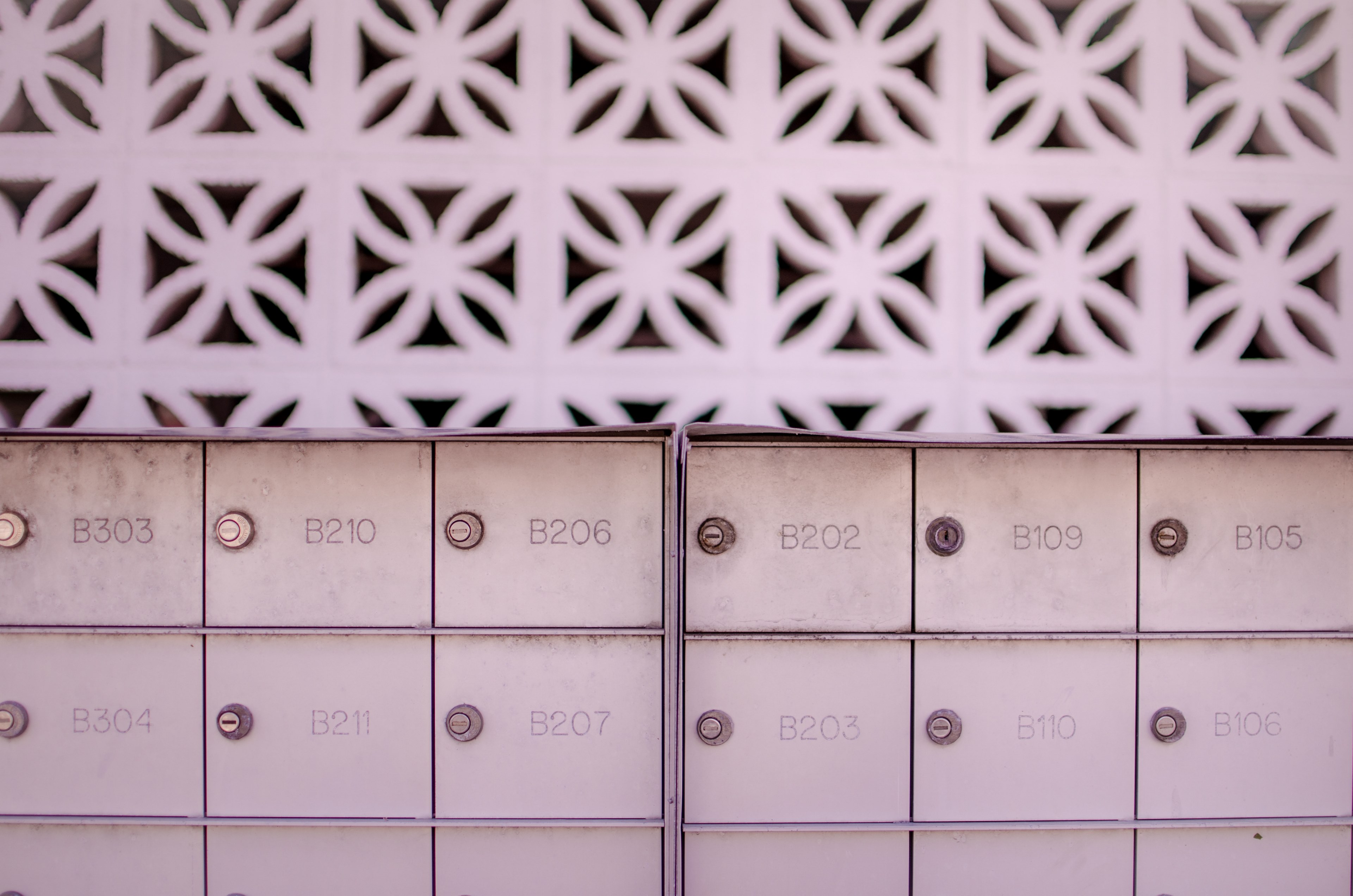 pink rows of mailboxes in front of pink cement architecture in ocean city, numbers and letters 4k, HD Wallpaper