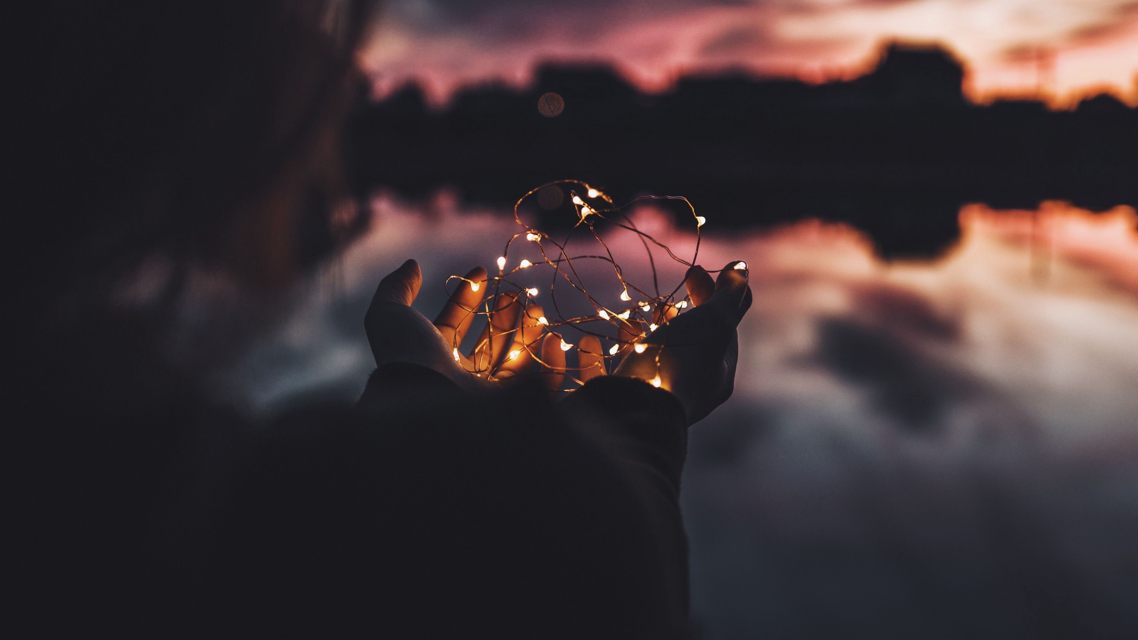 garland, hands, light, blur, 4k, HD Wallpaper