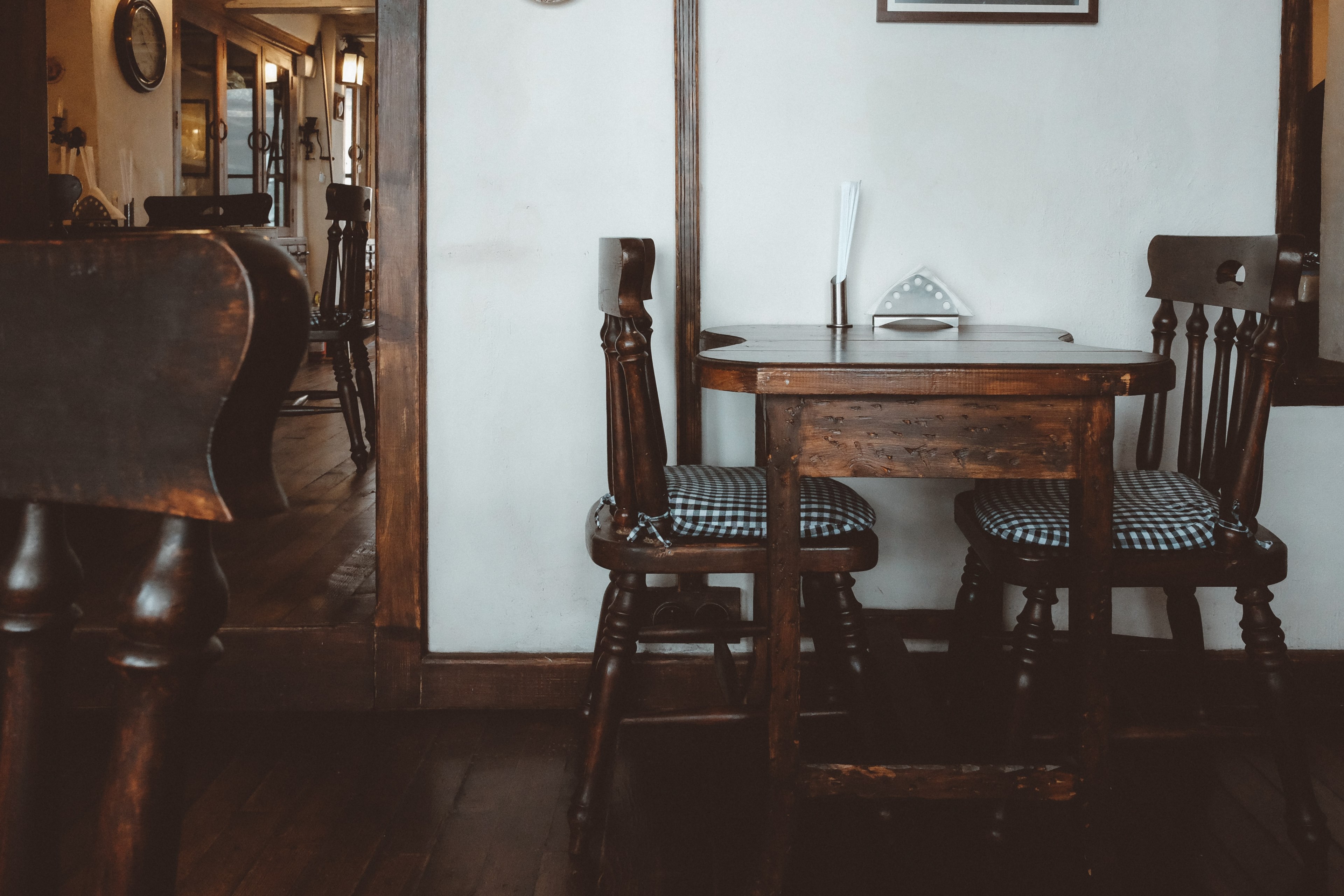 restaurant table for two cafe and table 4k, HD Wallpaper