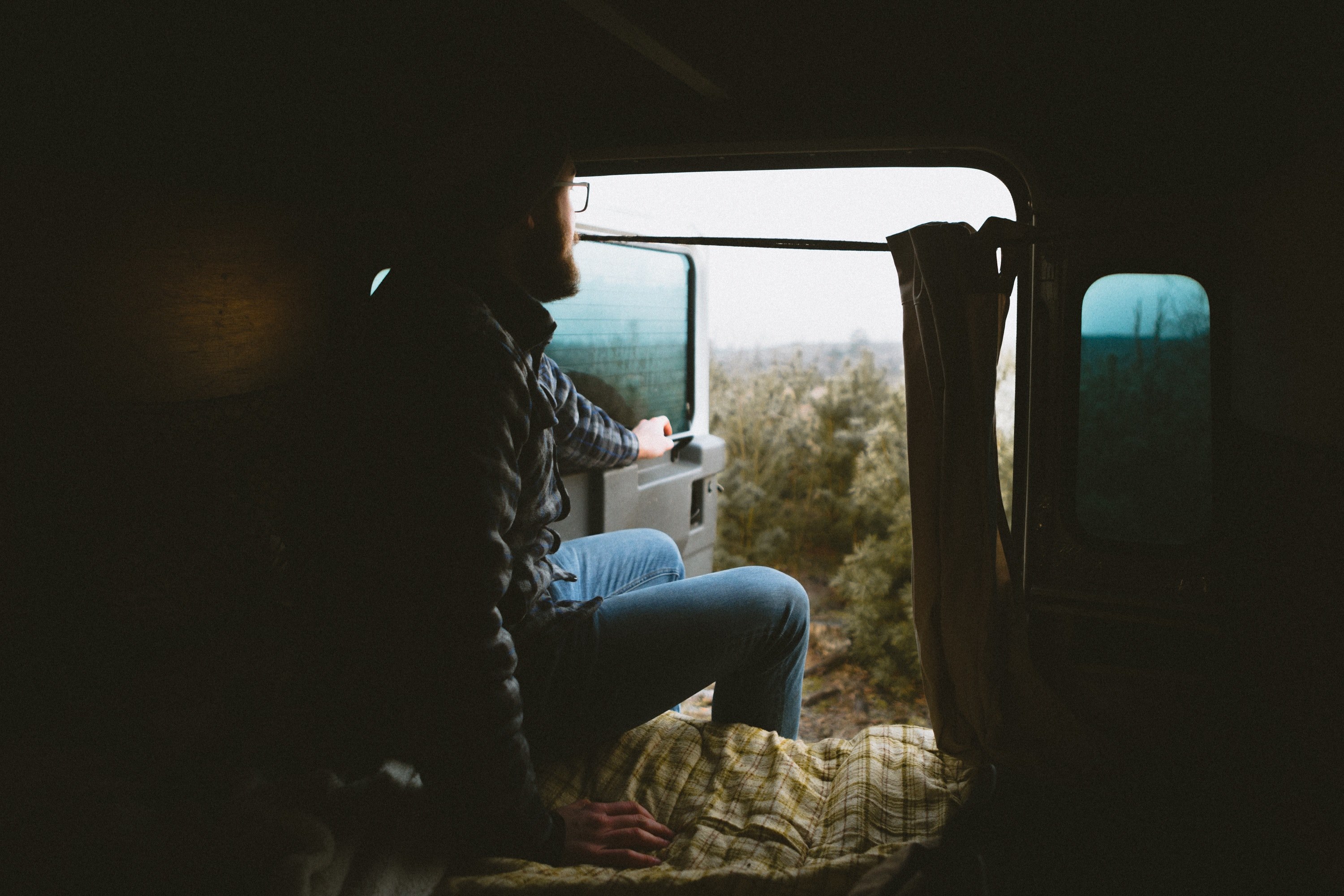 man wearing vintage clothes sitting in an open van on a roadtrip, frenham 4k, HD Wallpaper
