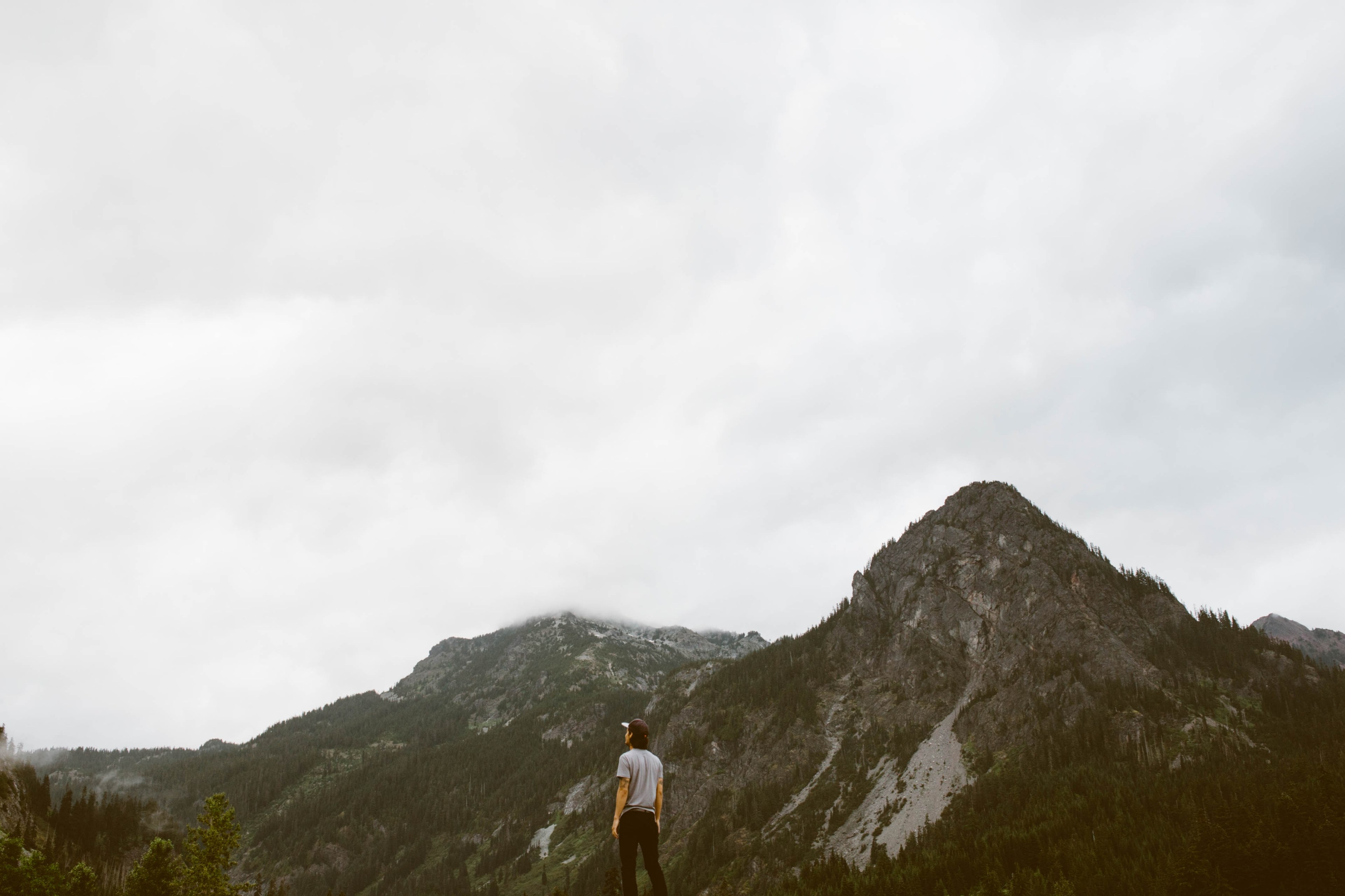 highland outdoor person and looking out 4k, HD Wallpaper
