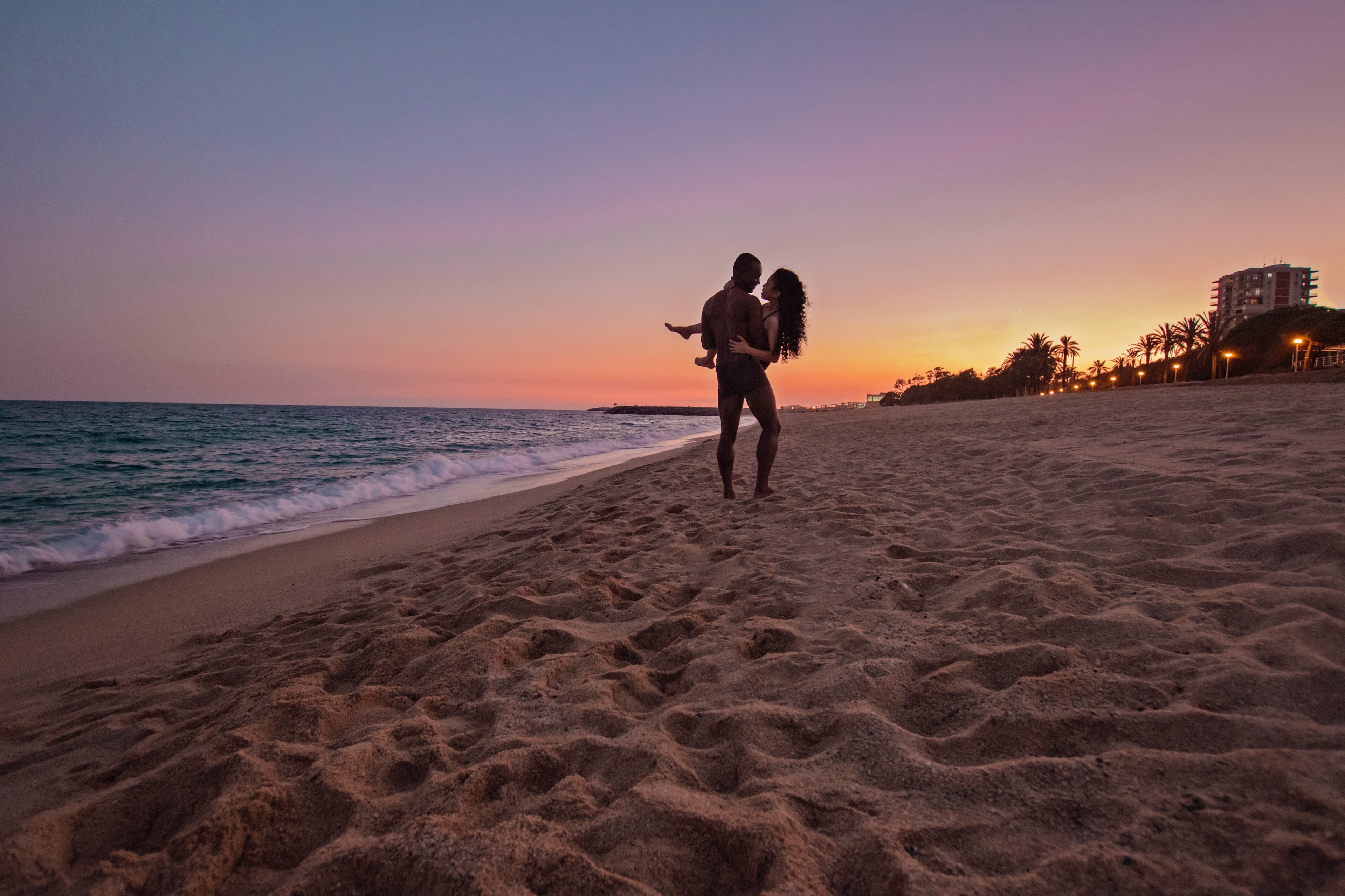 honeymoon married interracial and barcelona 4k, HD Wallpaper