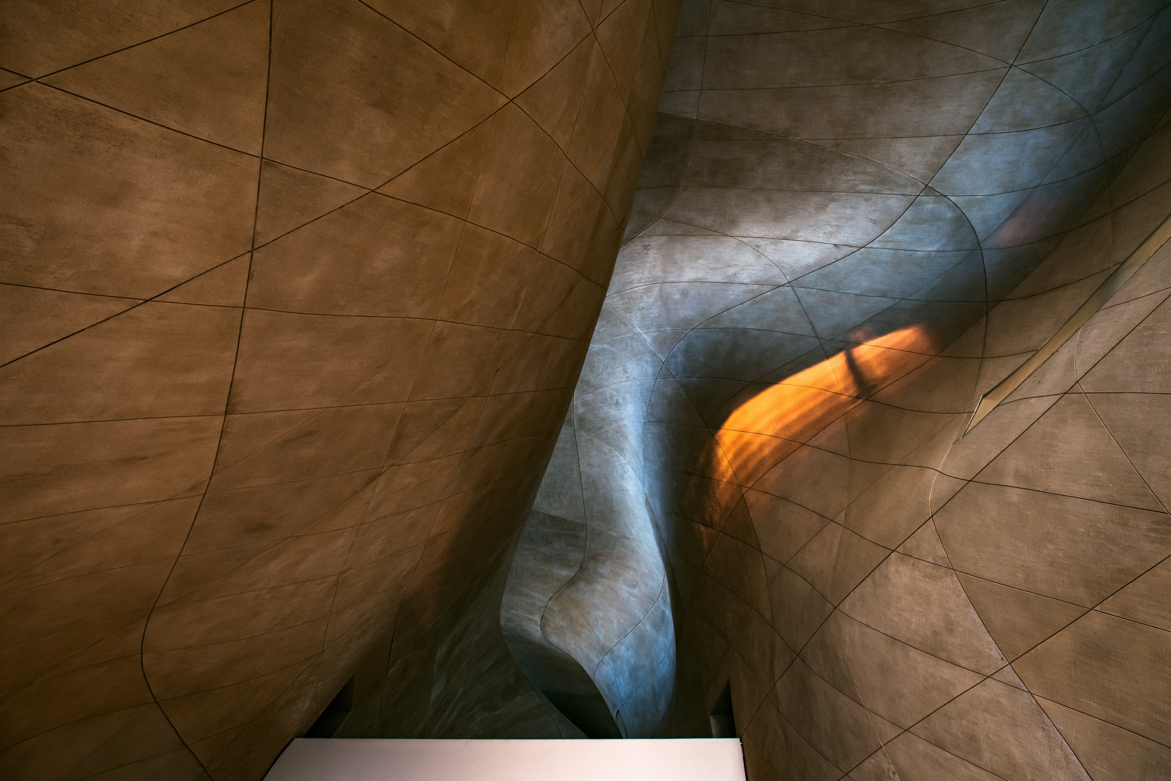 a twisted architectural sculpture of patterned tile walls in anielewicza, twisted sculpture 4k, HD Wallpaper