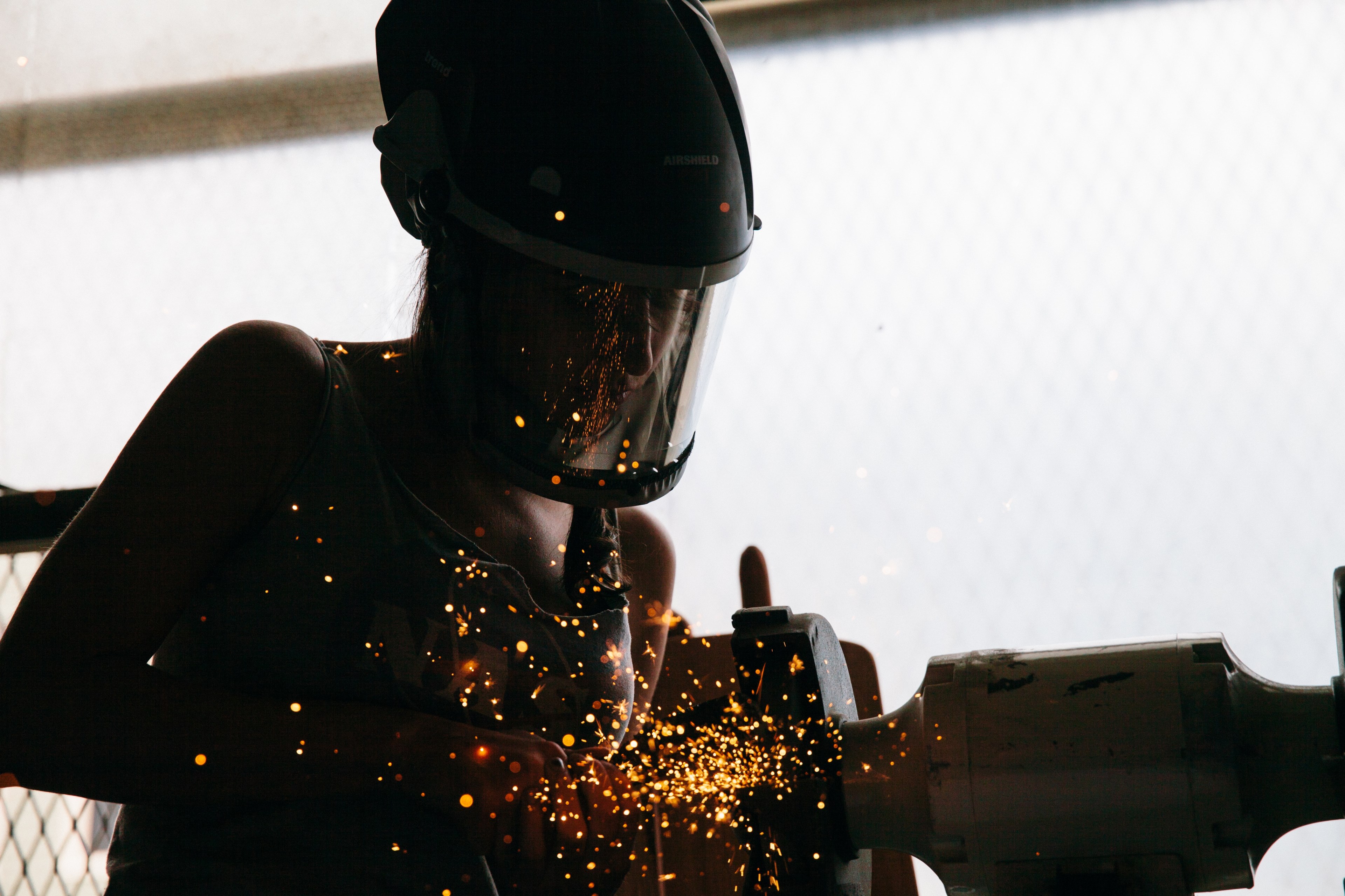 welding welder sparks and machine 4k, HD Wallpaper