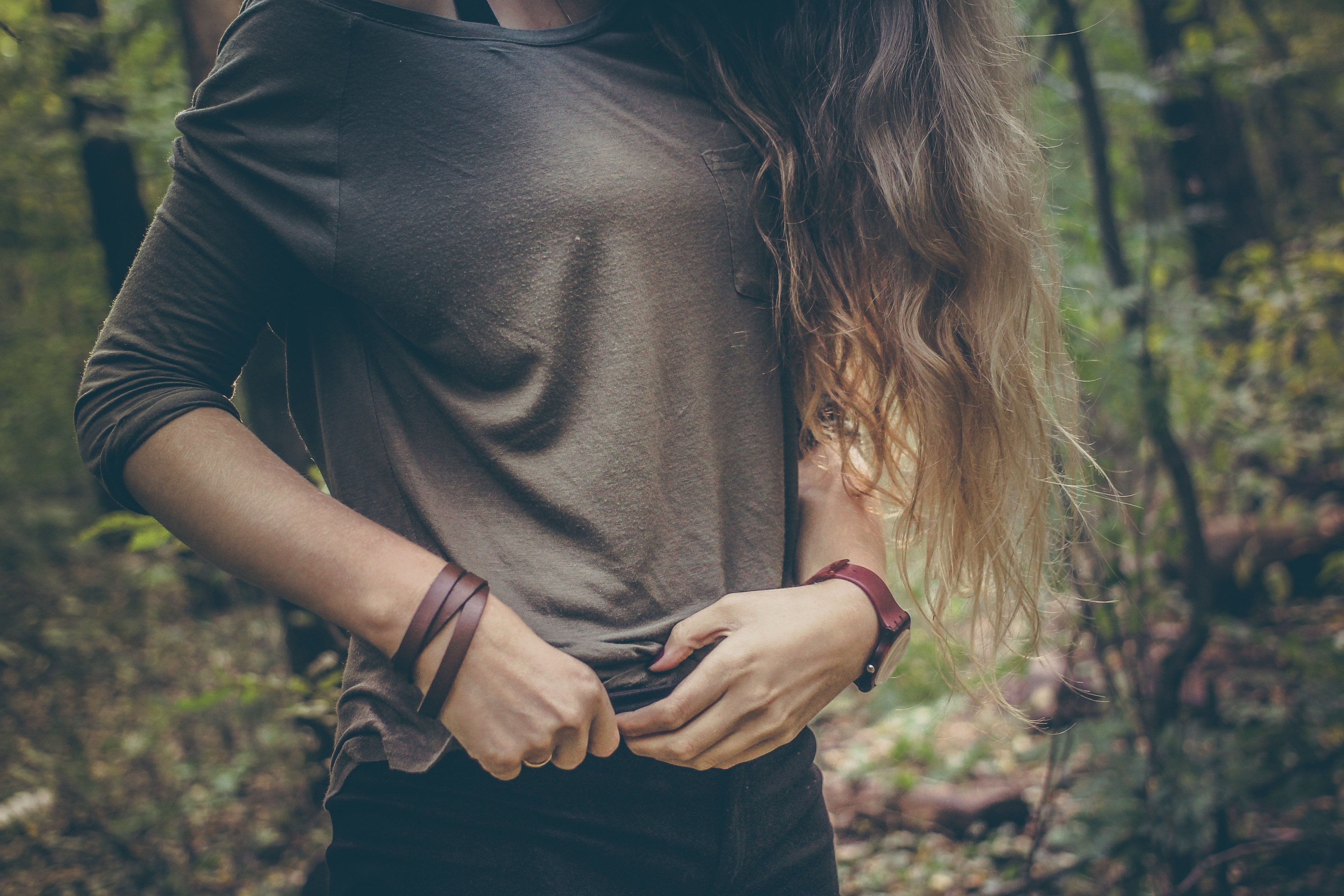 person man sweater and glamour 4k, HD Wallpaper