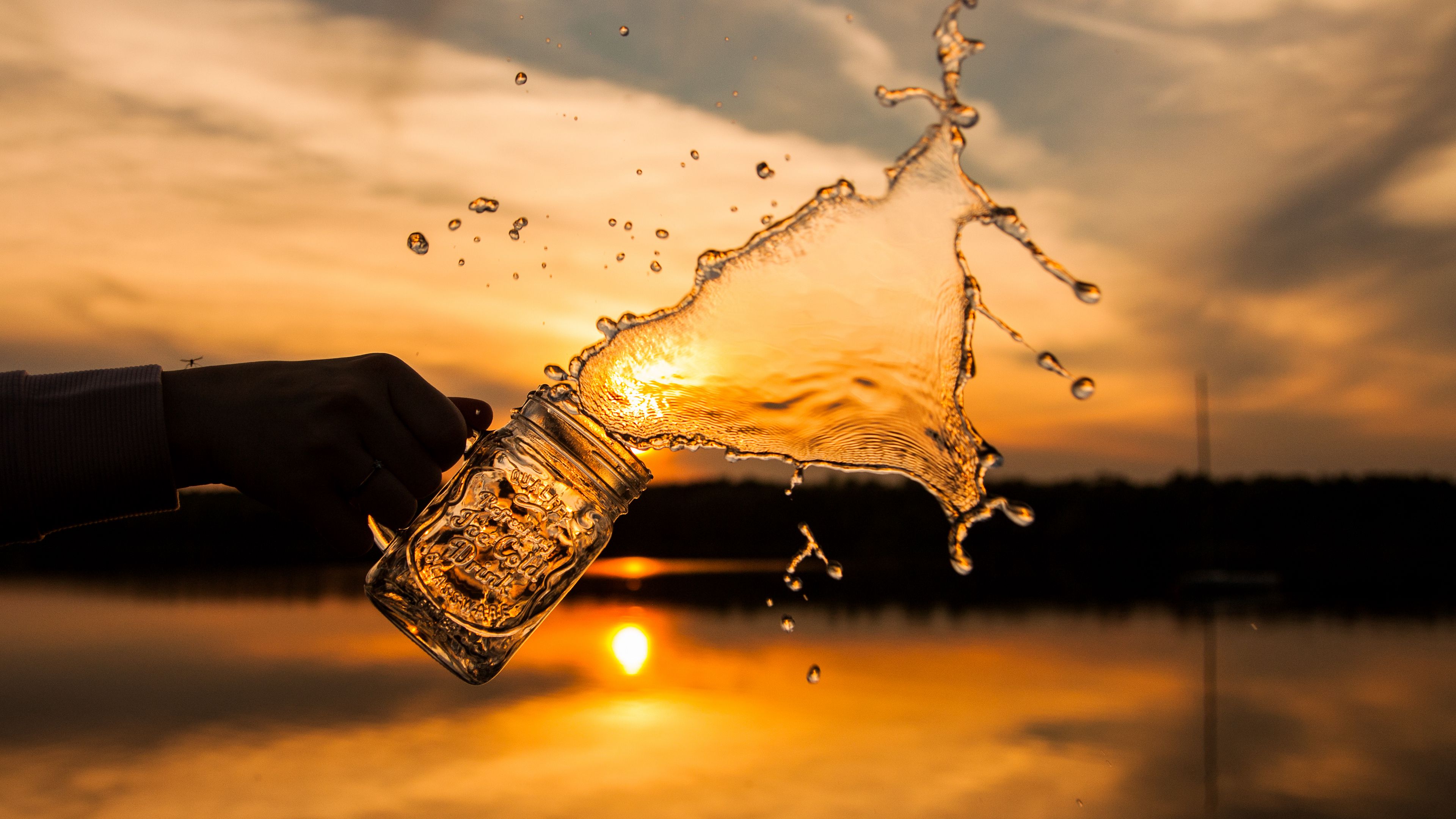 bank, splash, hand, spray, 4k, HD Wallpaper