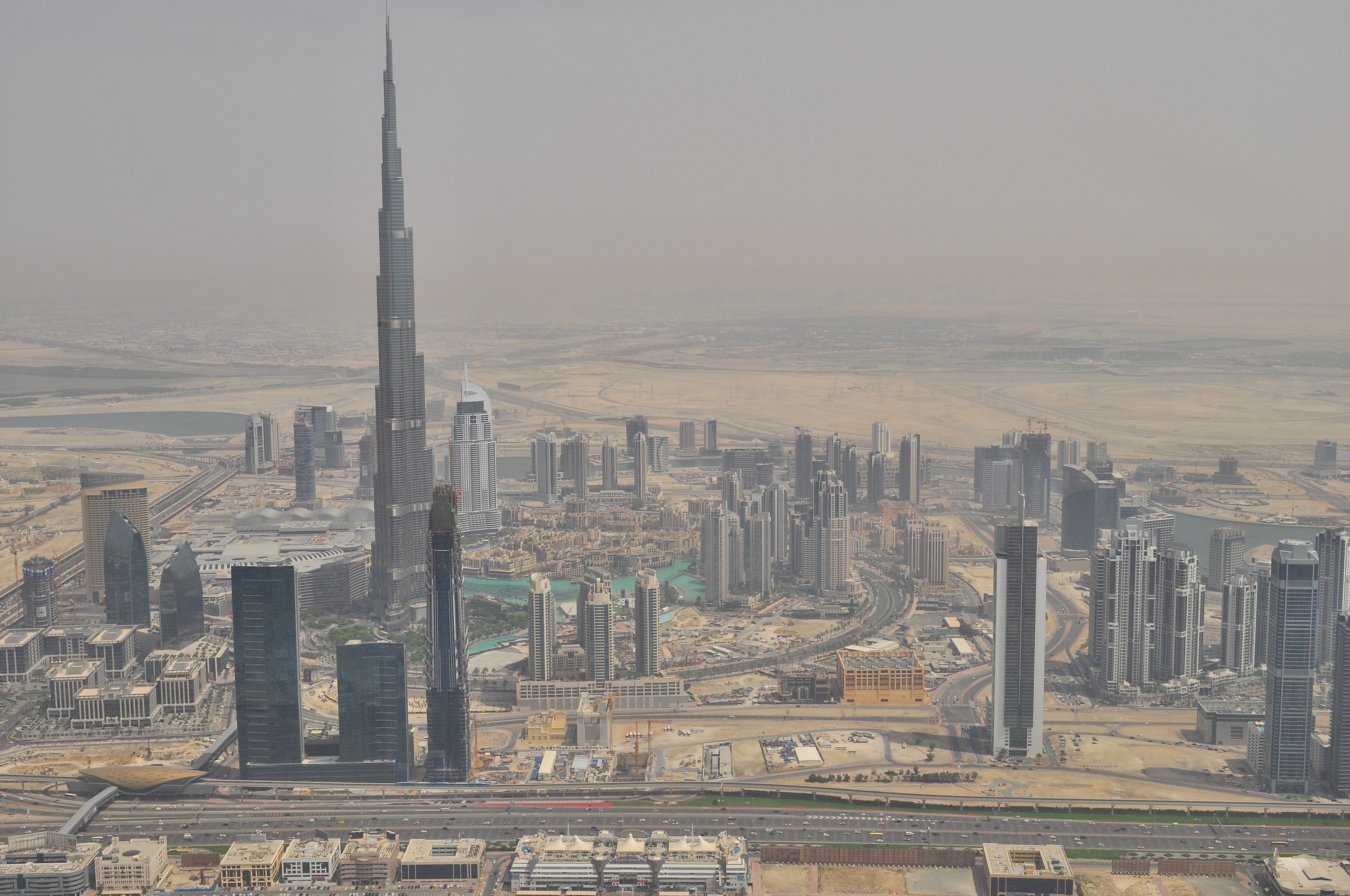 the enormous burj khalifa skyscraper in the skyline of dubai, enormous skyscraper 4k, HD Wallpaper