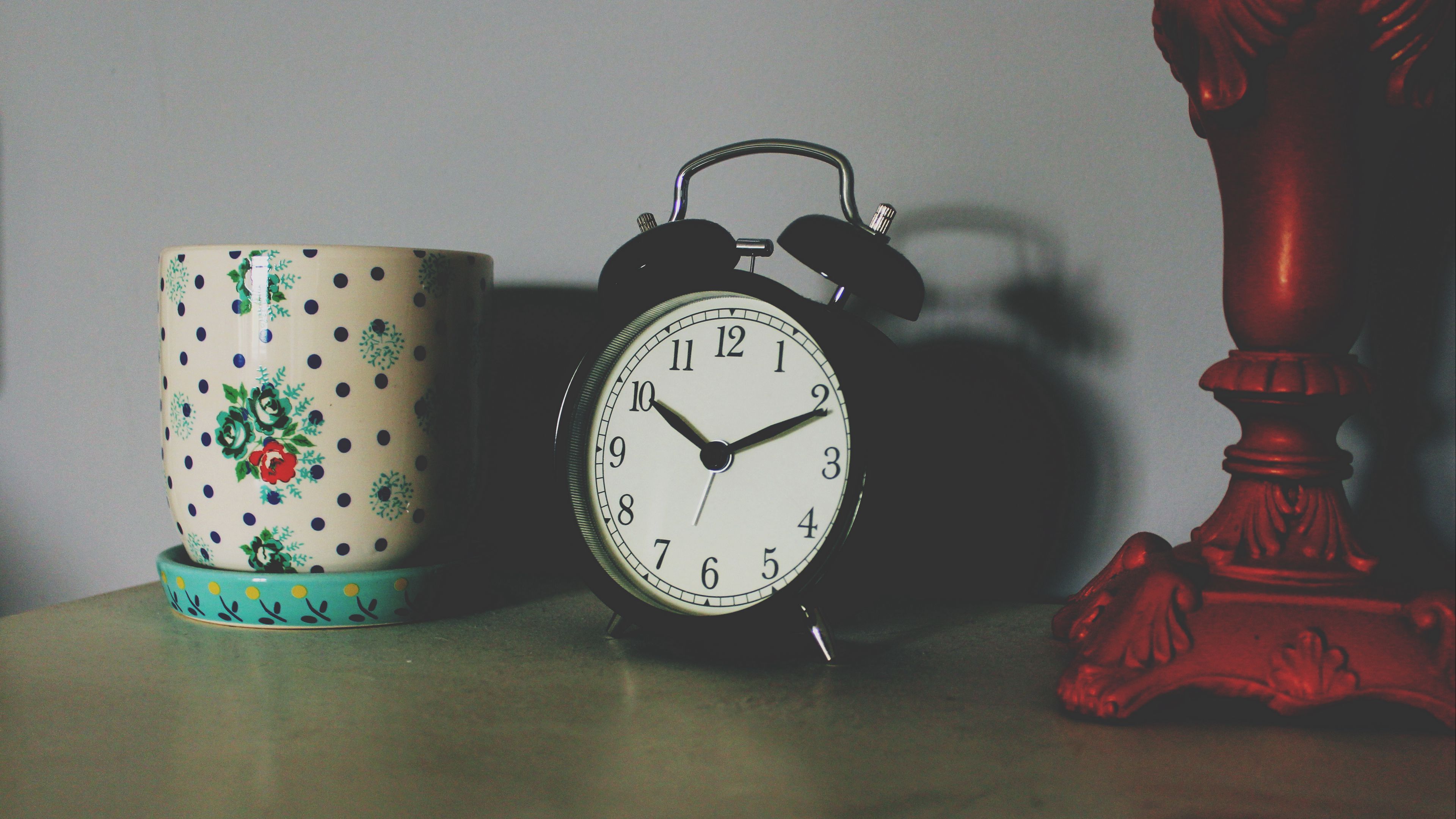 alarm clock, clock, table, 4k, HD Wallpaper