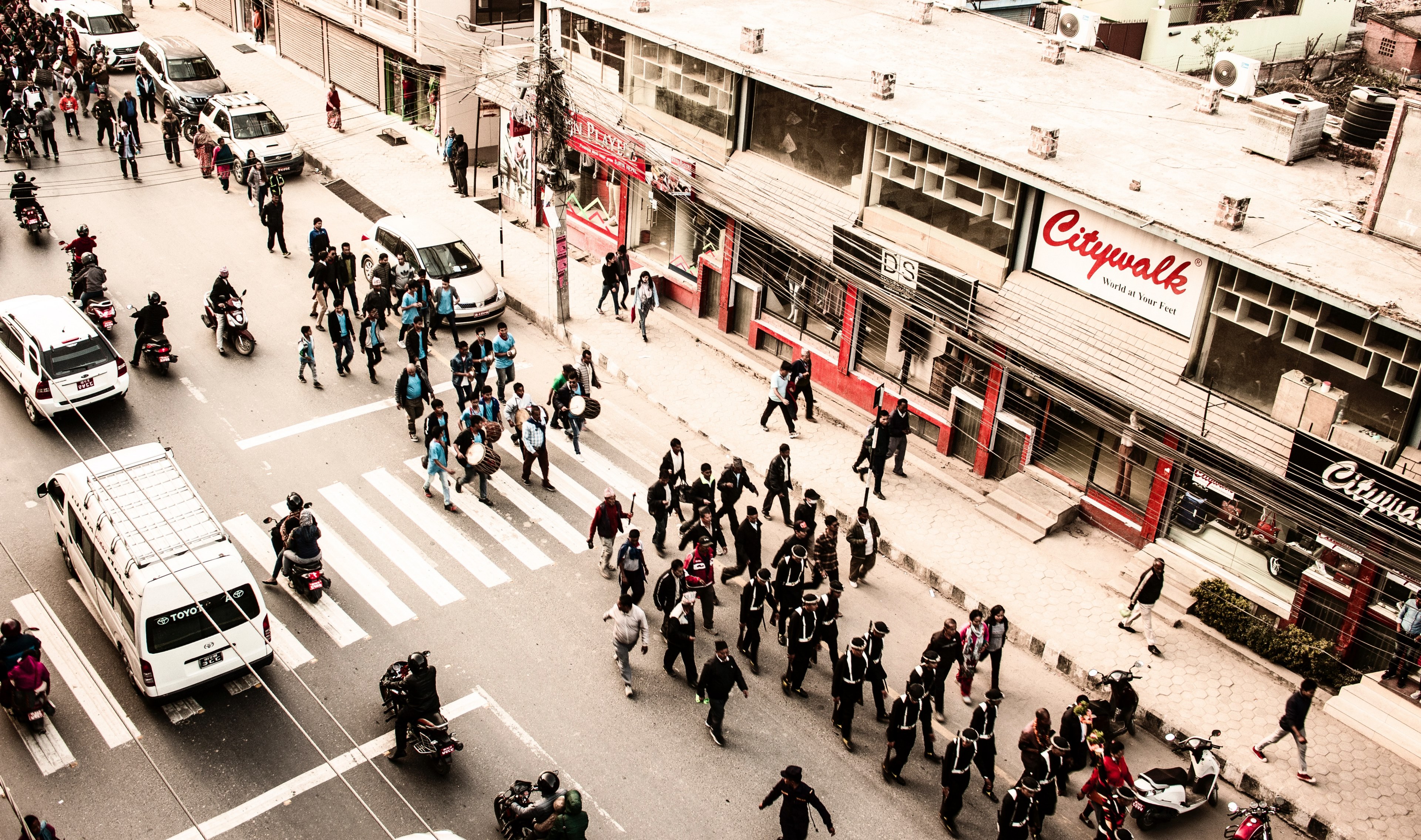 street crowd march and demonstration 4k, HD Wallpaper