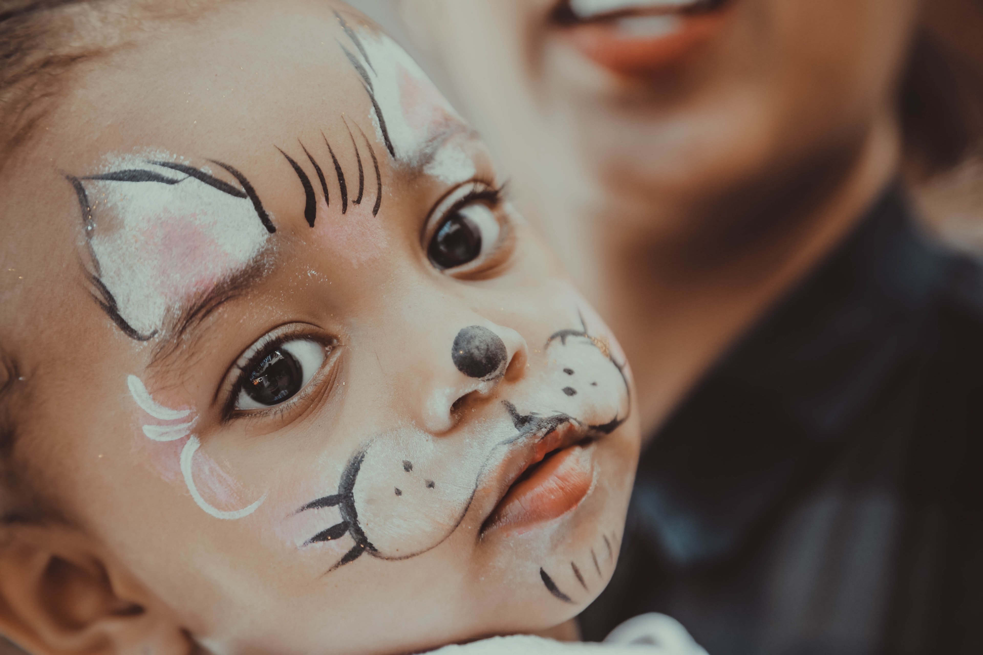 baby child toddler and face painting 4k, HD Wallpaper