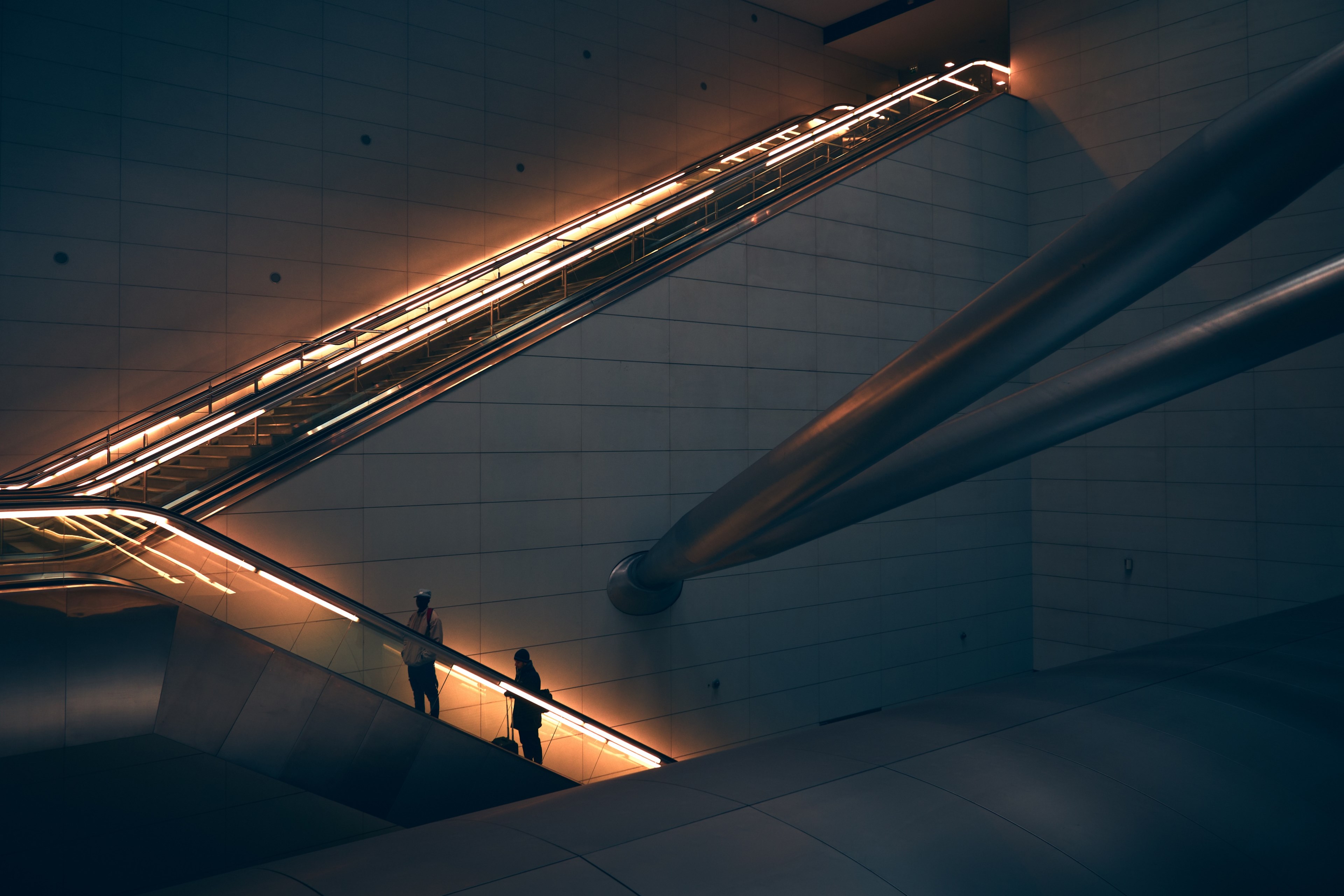 dark escalator lights and illuminated 4k, HD Wallpaper