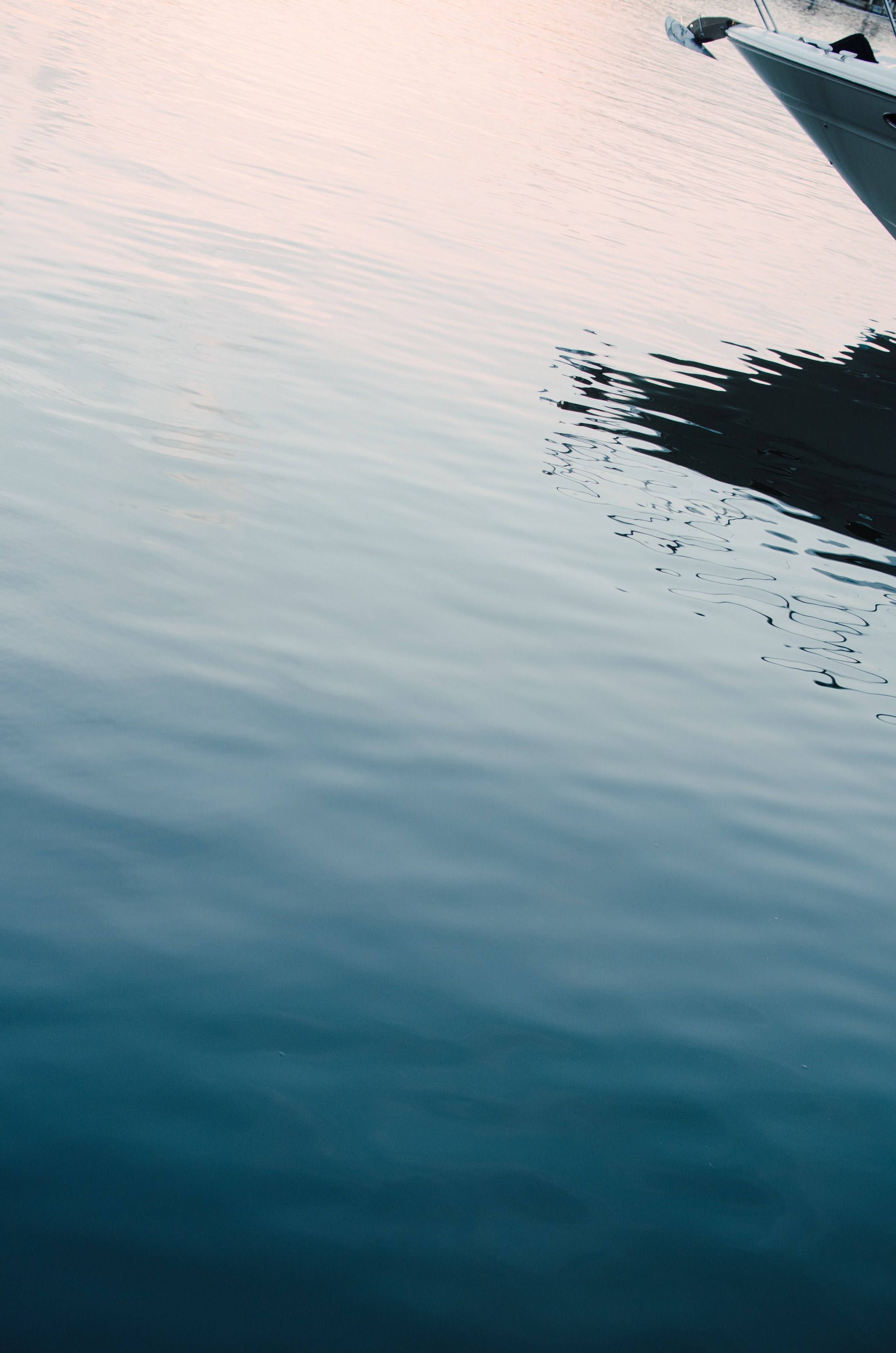 calm waters at dusk 4k, Phone HD Wallpaper