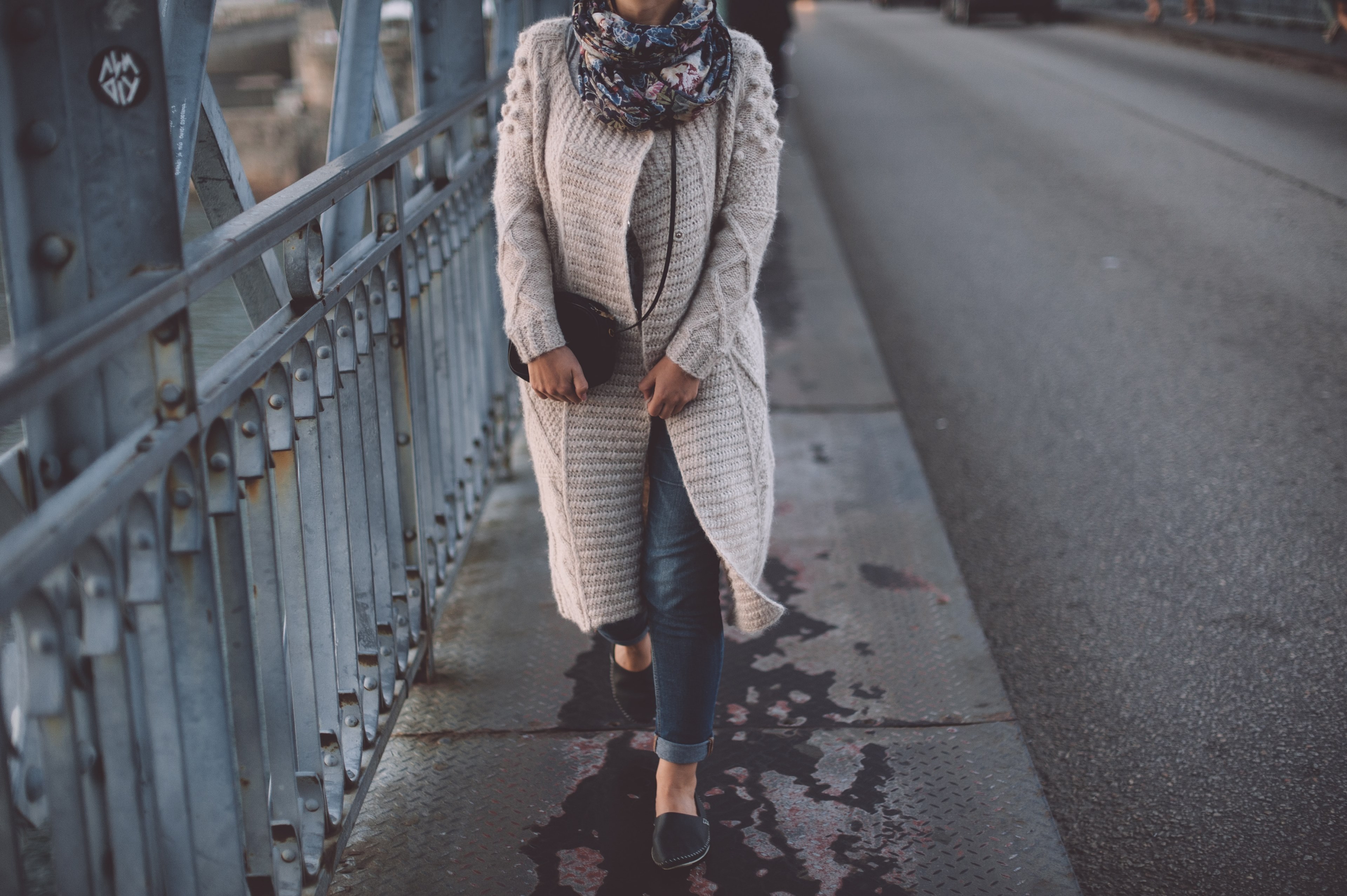 woman female pavement and sidewalk 4k, HD Wallpaper
