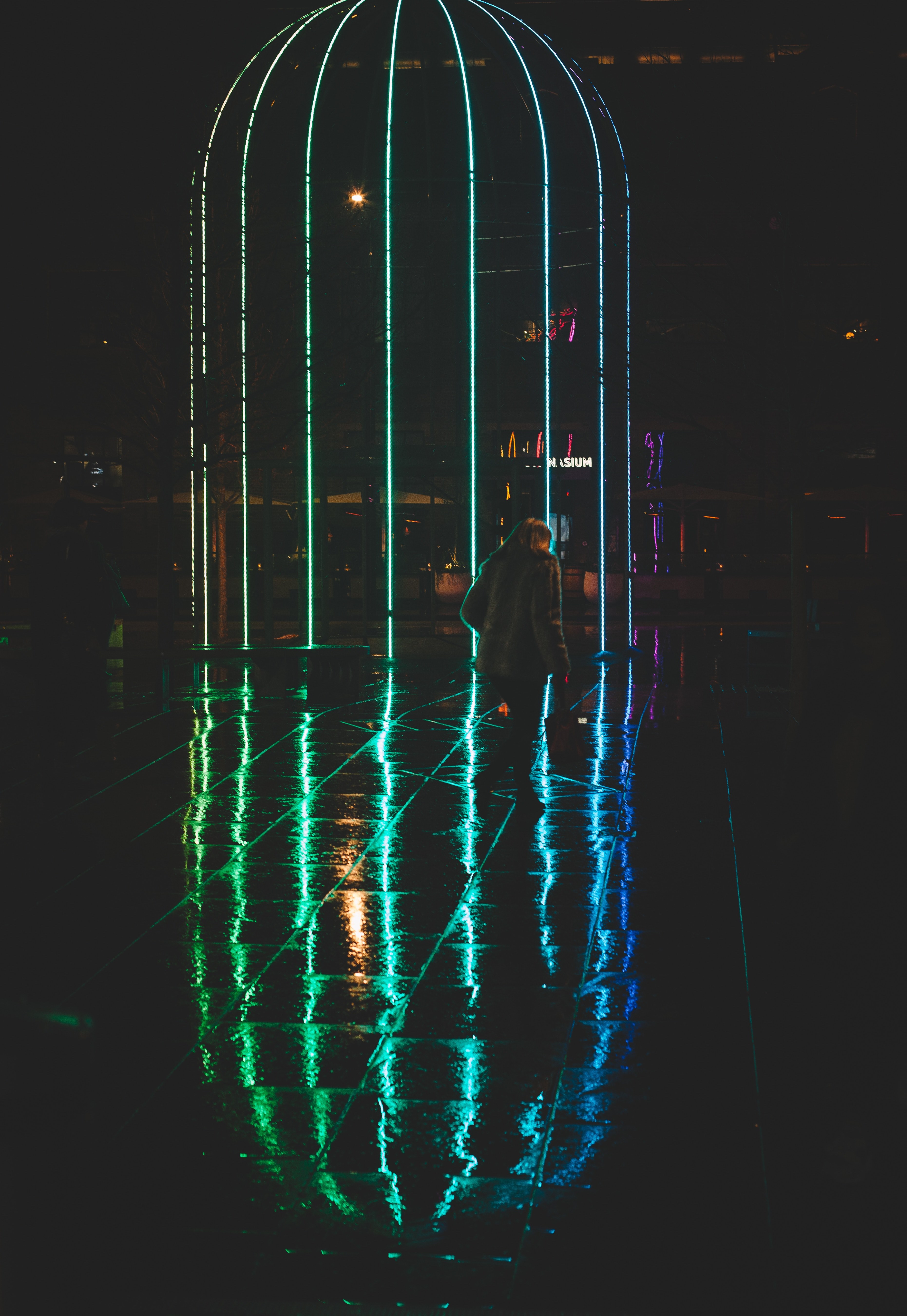 neon light lines at kings cross railroad station in london, bars of light 4k, Phone HD Wallpaper