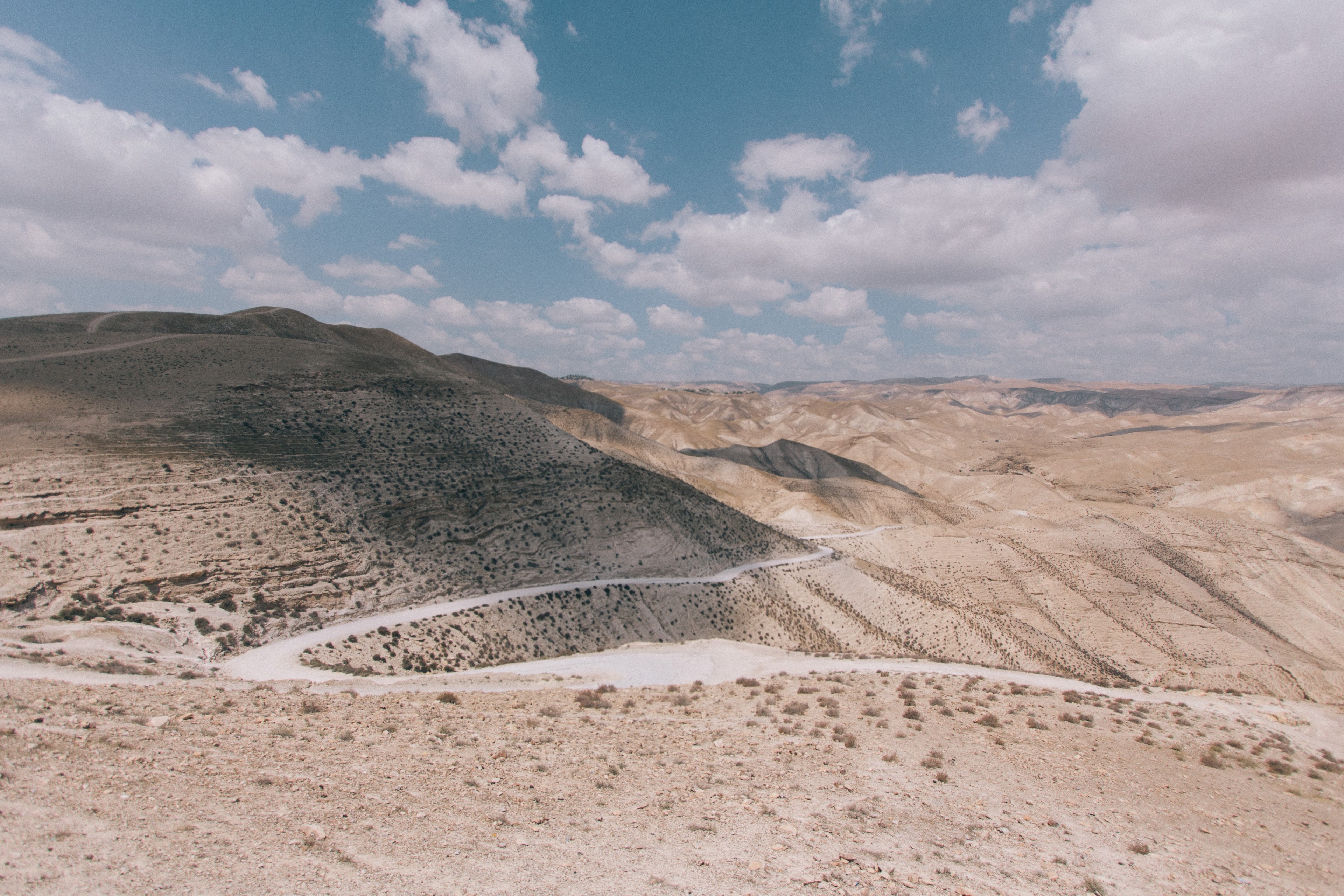 a winding desert road in the mountains in arad, winding road in the desert 4k, HD Wallpaper