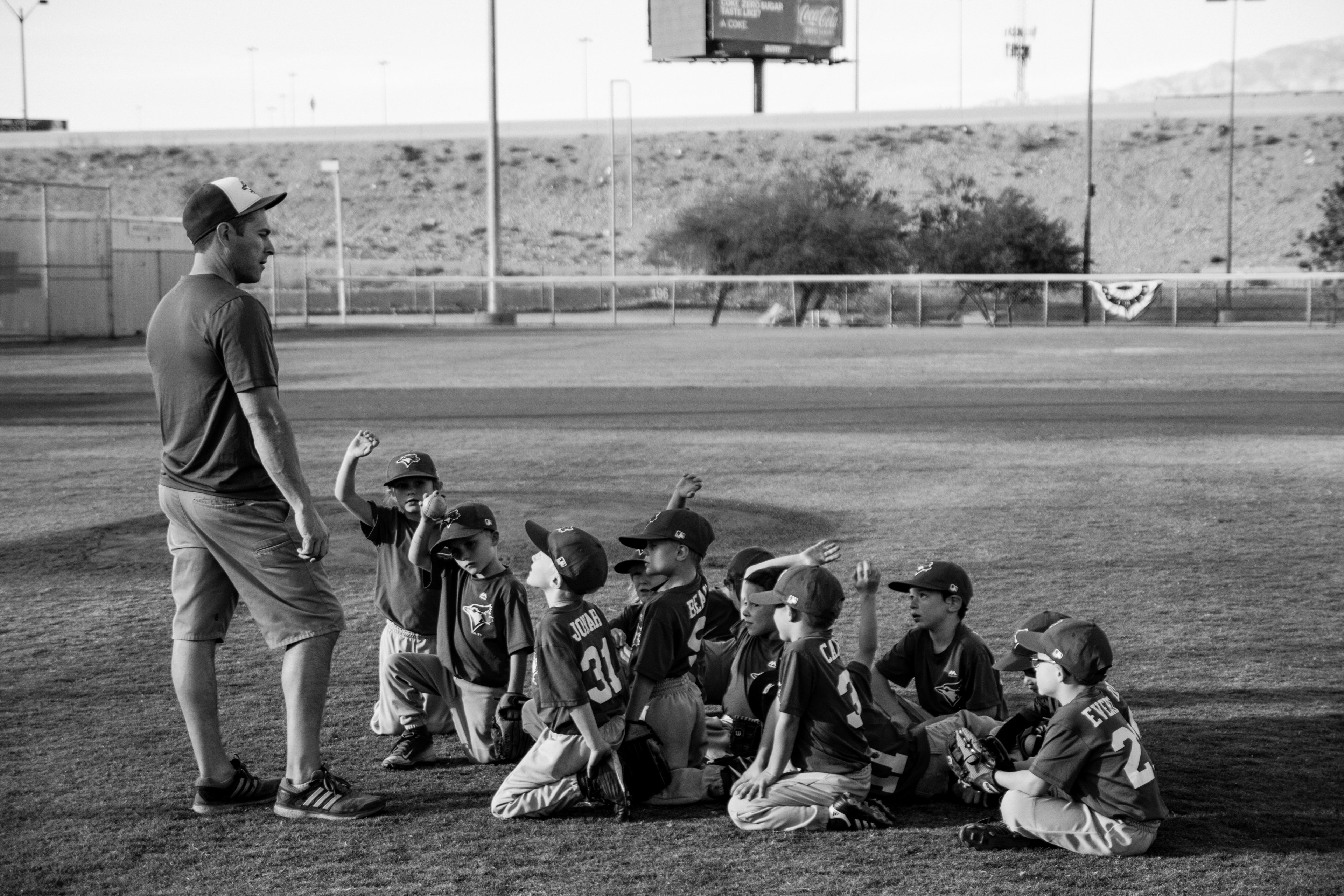 little league team baseball and coach 4k, HD Wallpaper