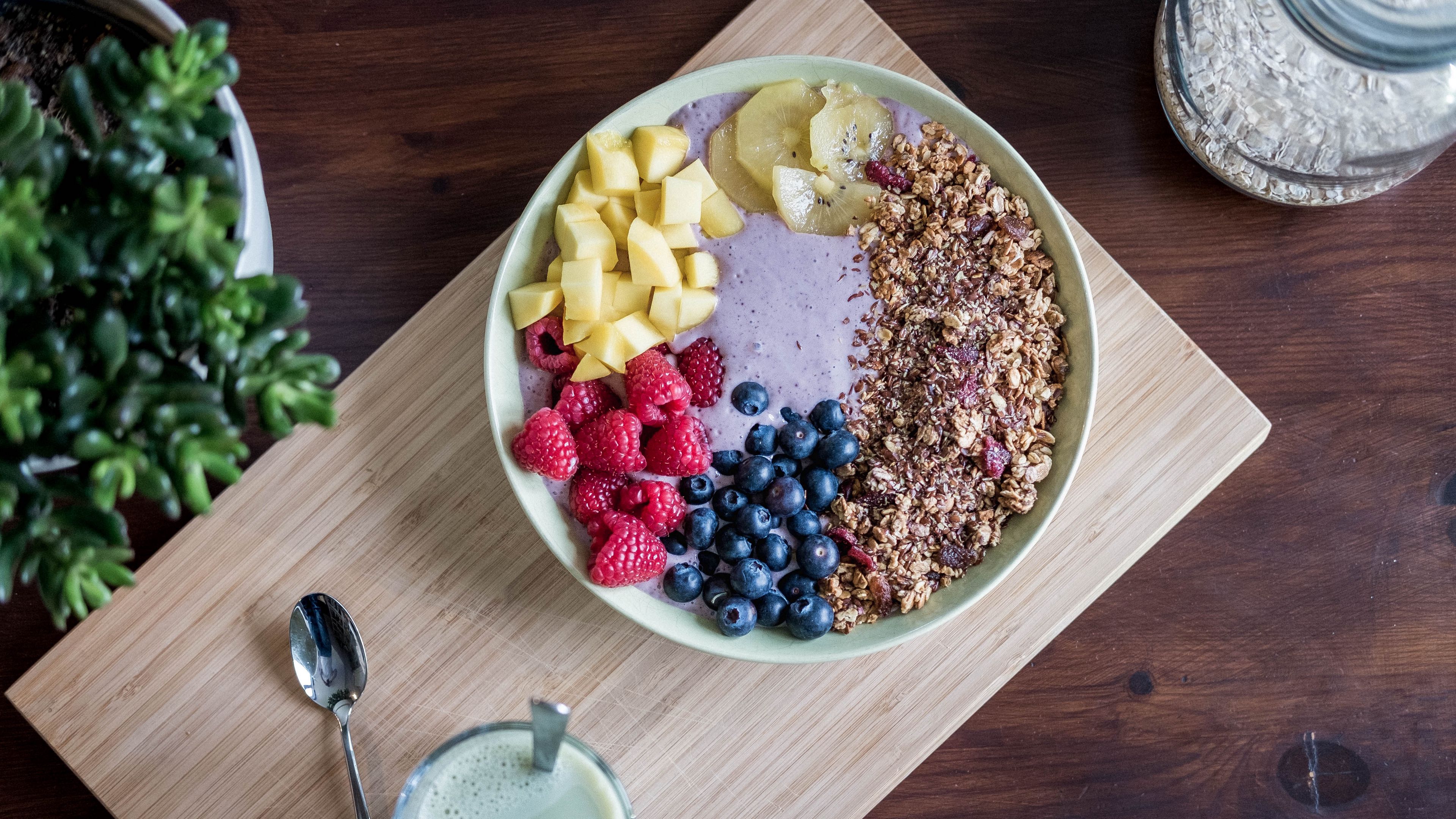 porridge, berries, blueberries, raspberries, 4k, HD Wallpaper