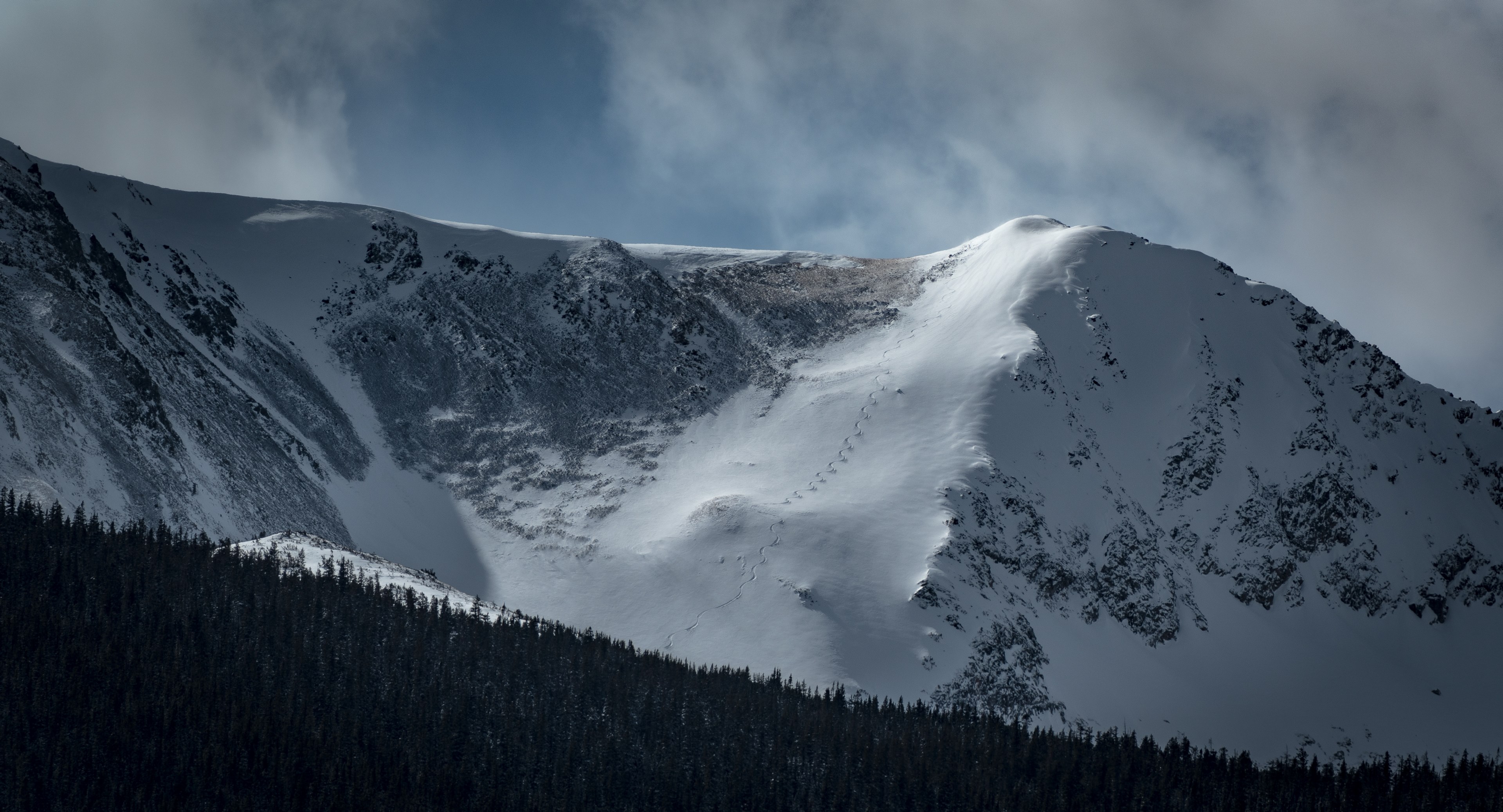 footprints on a snowy mountain slope, mountaineers footprints 4k, HD Wallpaper