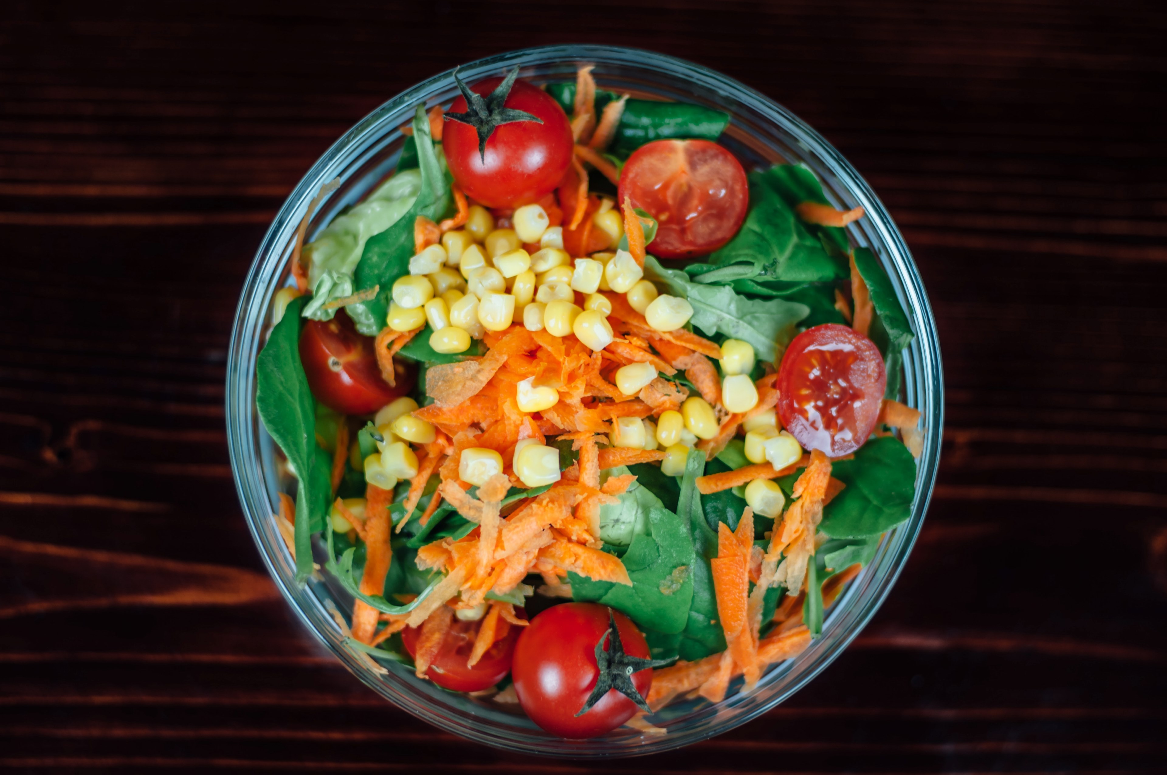 bowl of fresh salad with corn carrots tomatoes and spinach, healthy lunch 4k, HD Wallpaper