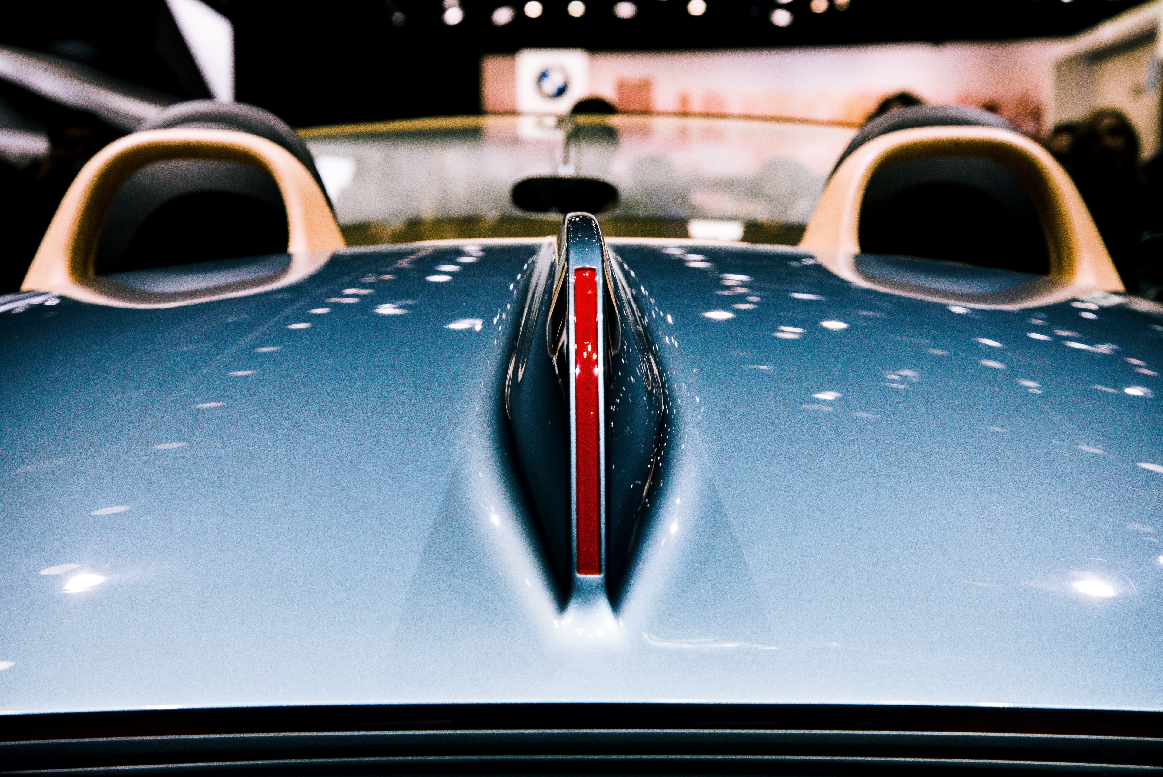 the close up of a blue and red classic convertible sports car, close up classic car 4k, HD Wallpaper