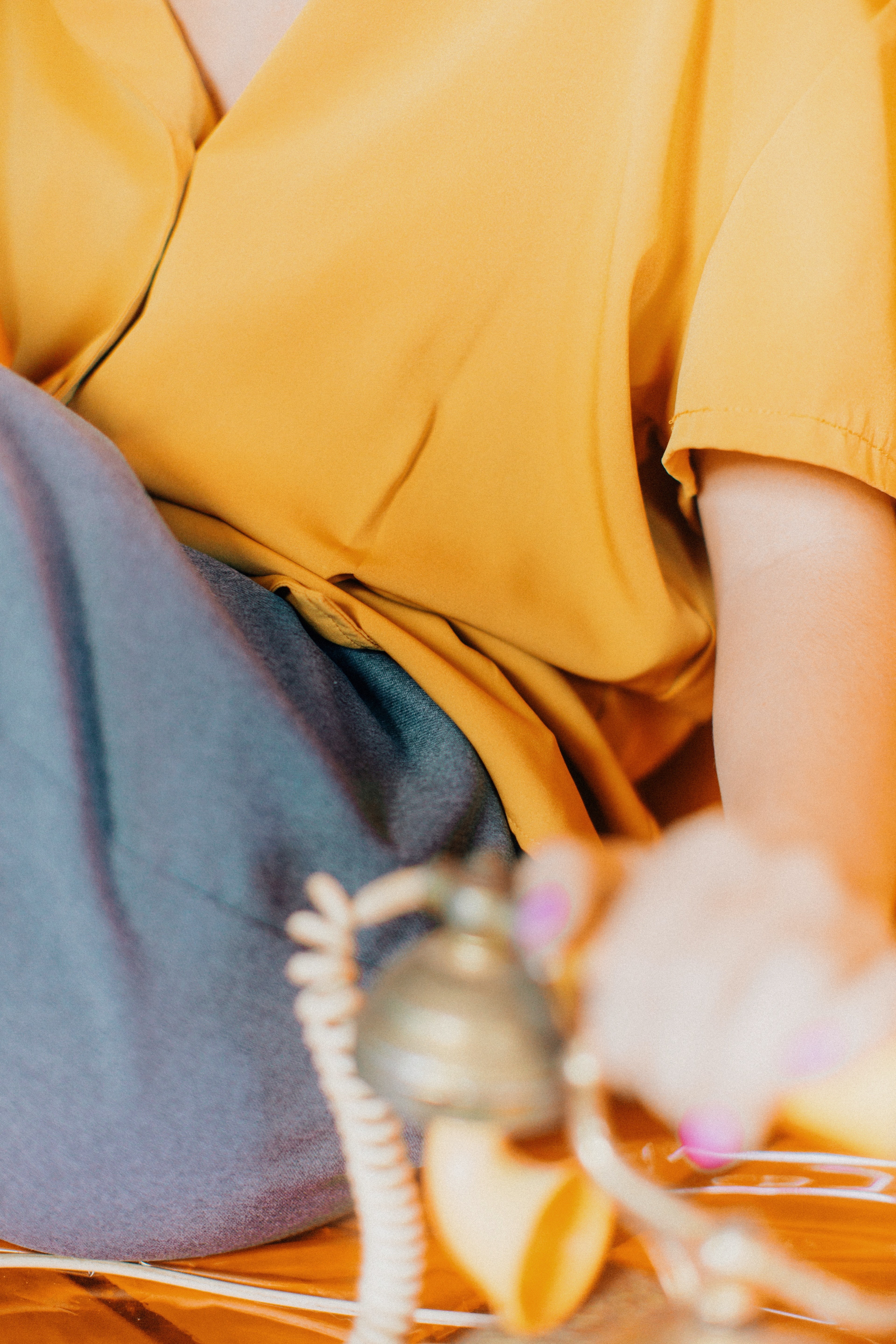 yellow call 4k, Phone HD Wallpaper