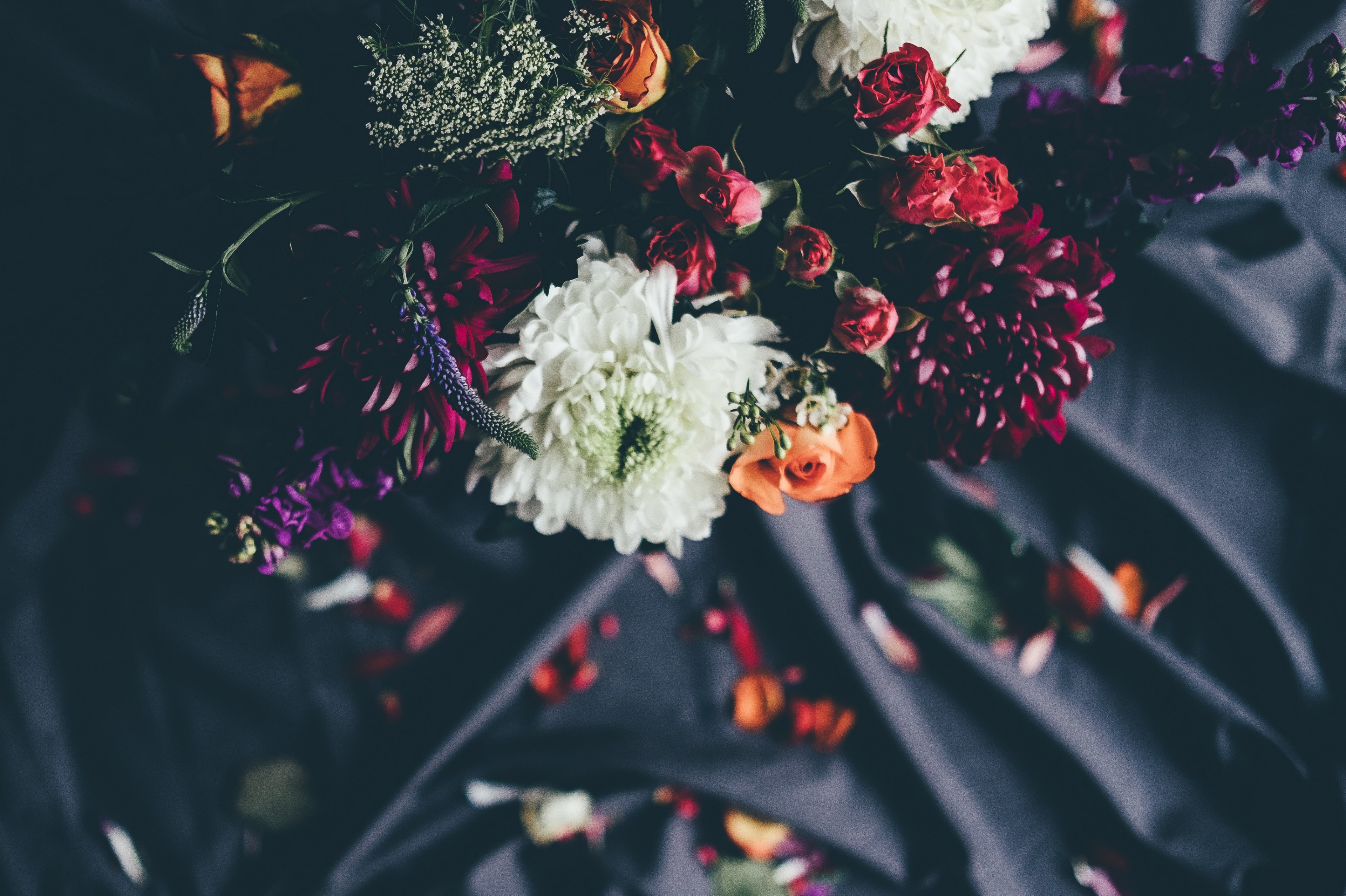 a bouquet with dahlias and roses in various colors, botanicals 4k, HD Wallpaper