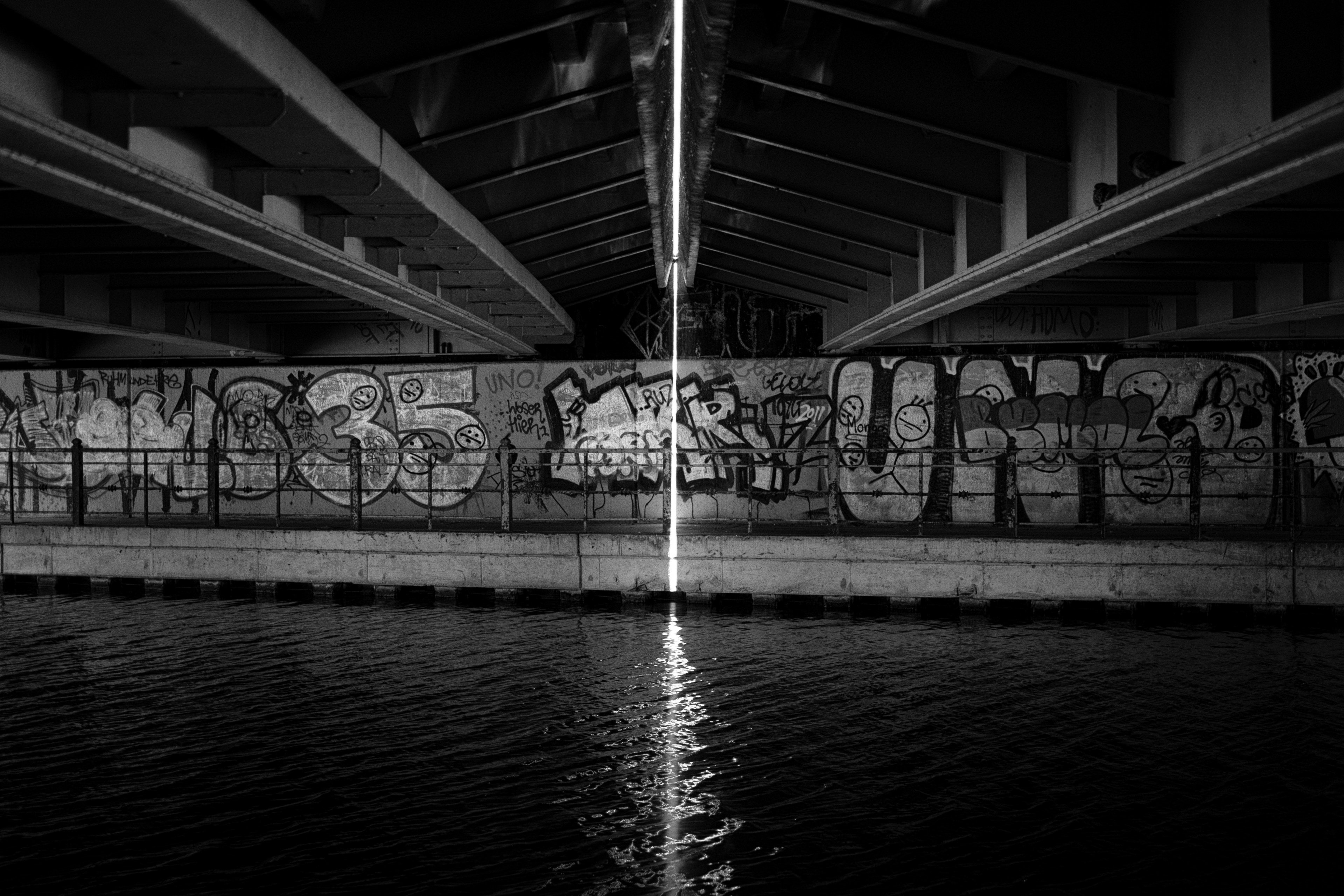 town metro ubahn and track 4k, HD Wallpaper