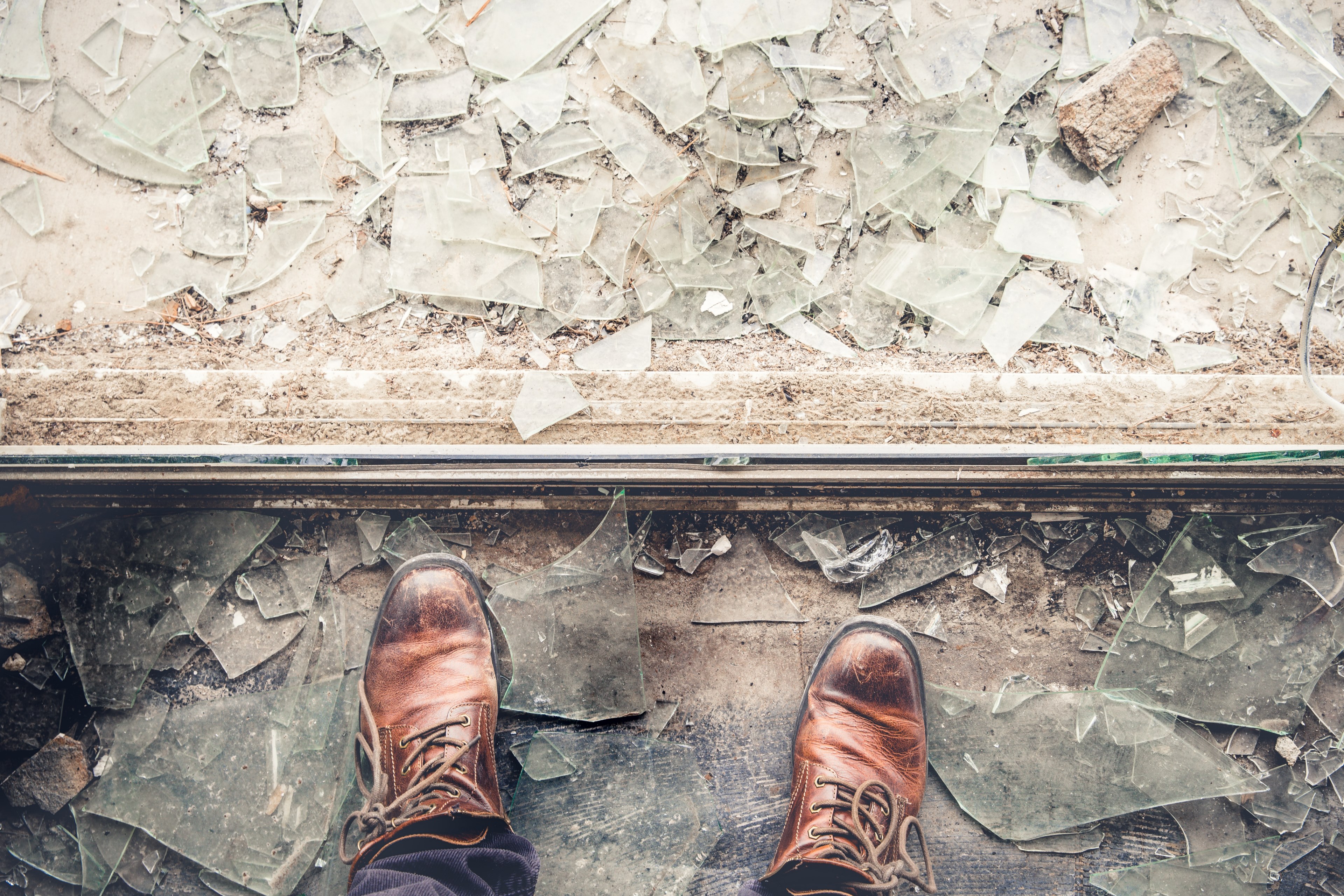 shoe frame glass and broken glass 4k, HD Wallpaper