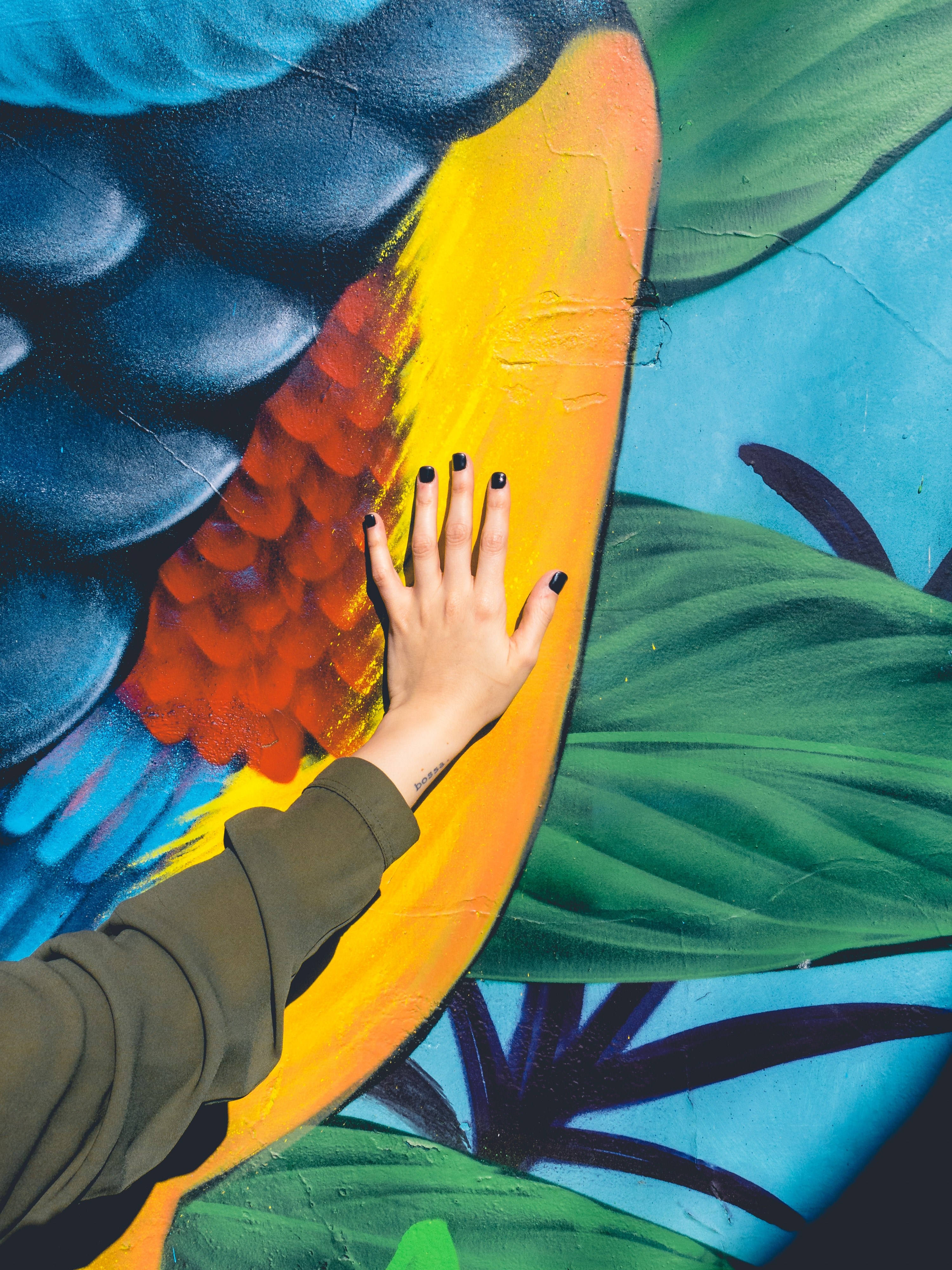 hand in colorful mural in buenos aires 4k, Phone HD Wallpaper