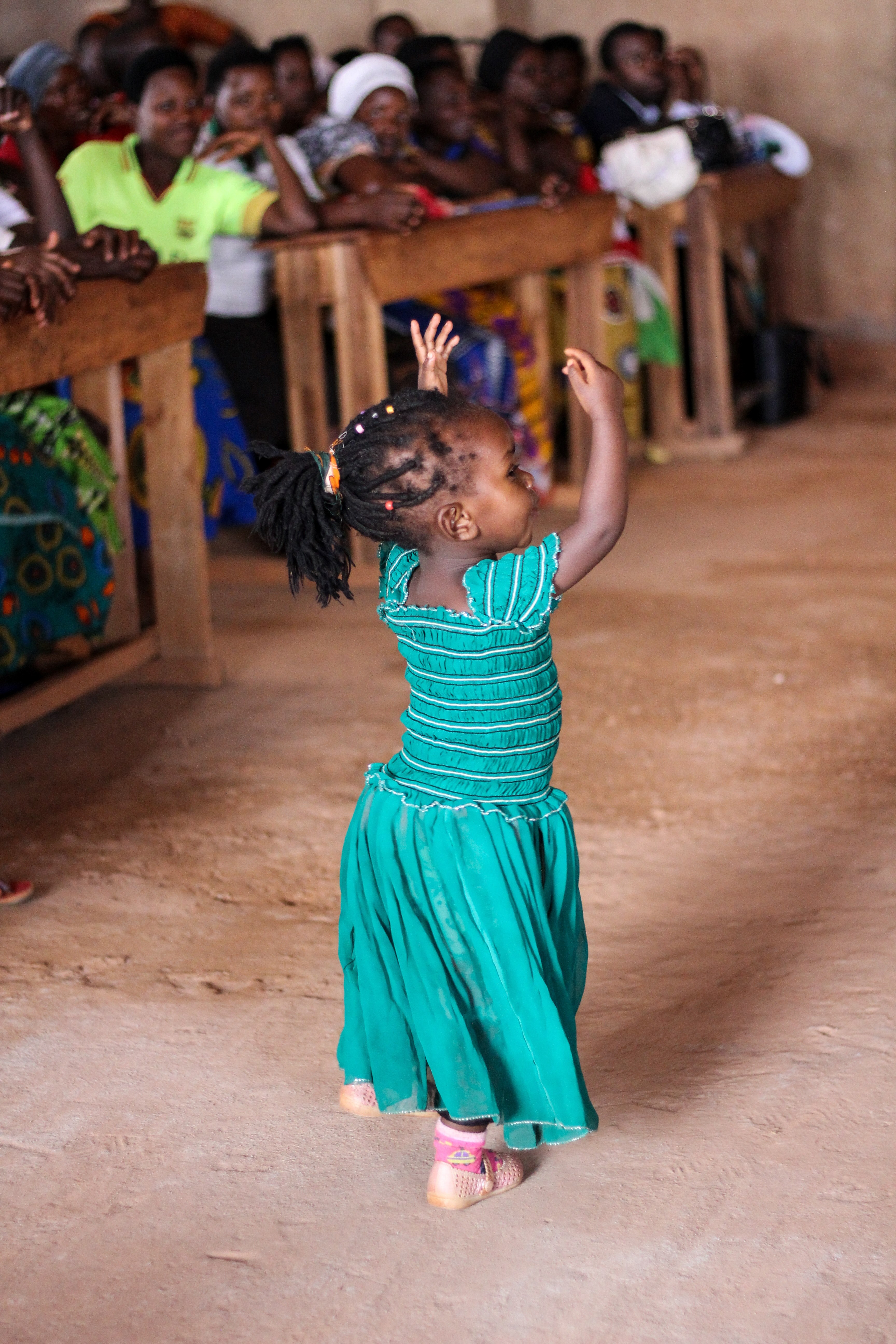 dancing girl 4k, Phone HD Wallpaper