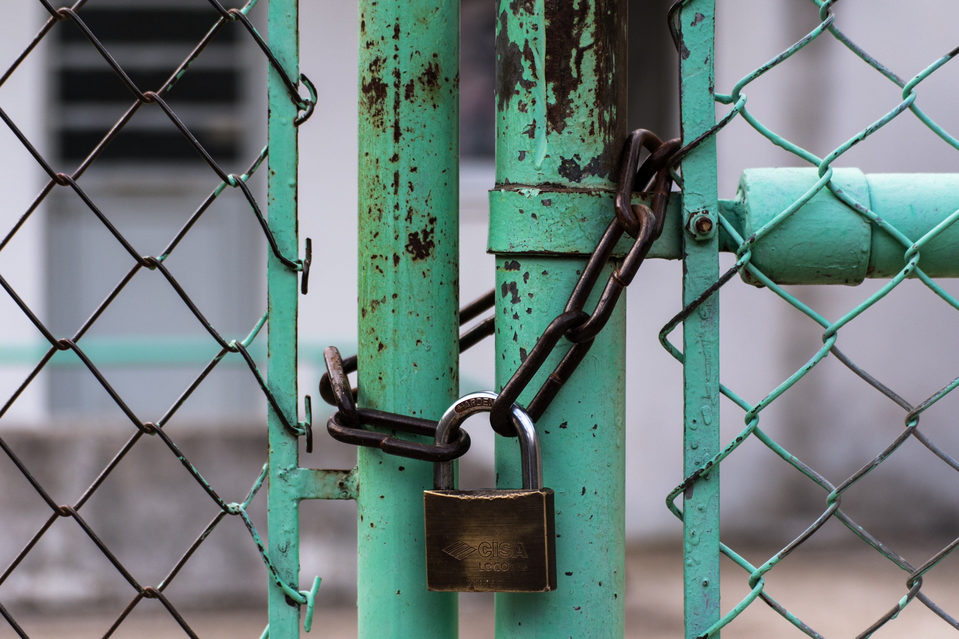 a turquoise chainlink fence with a padlock in greece, greece padlocked fence 4k, HD Wallpaper
