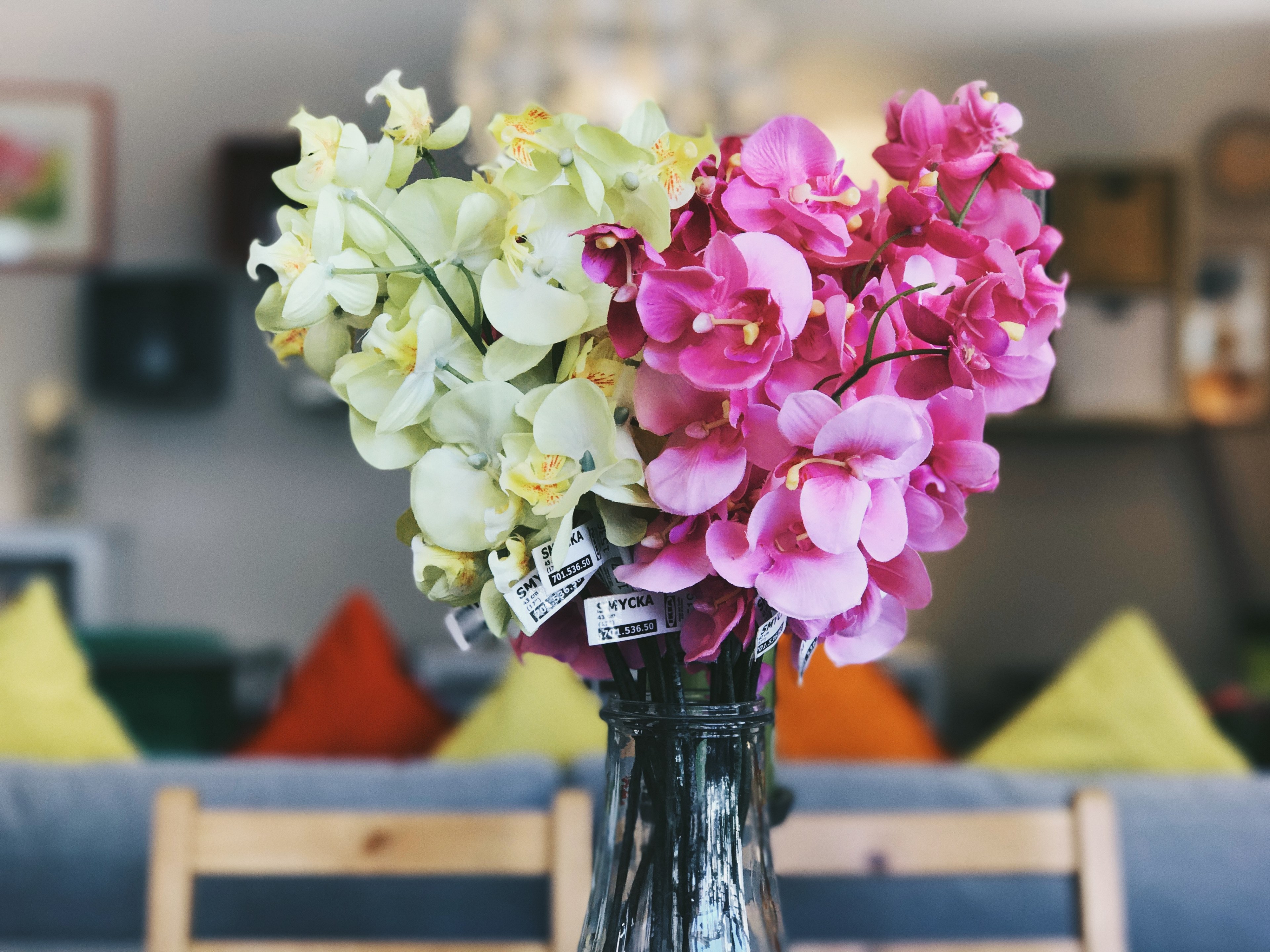 pale yellow and pink artificial flowers in a glass vase, artificially pleasant_ 4k, HD Wallpaper