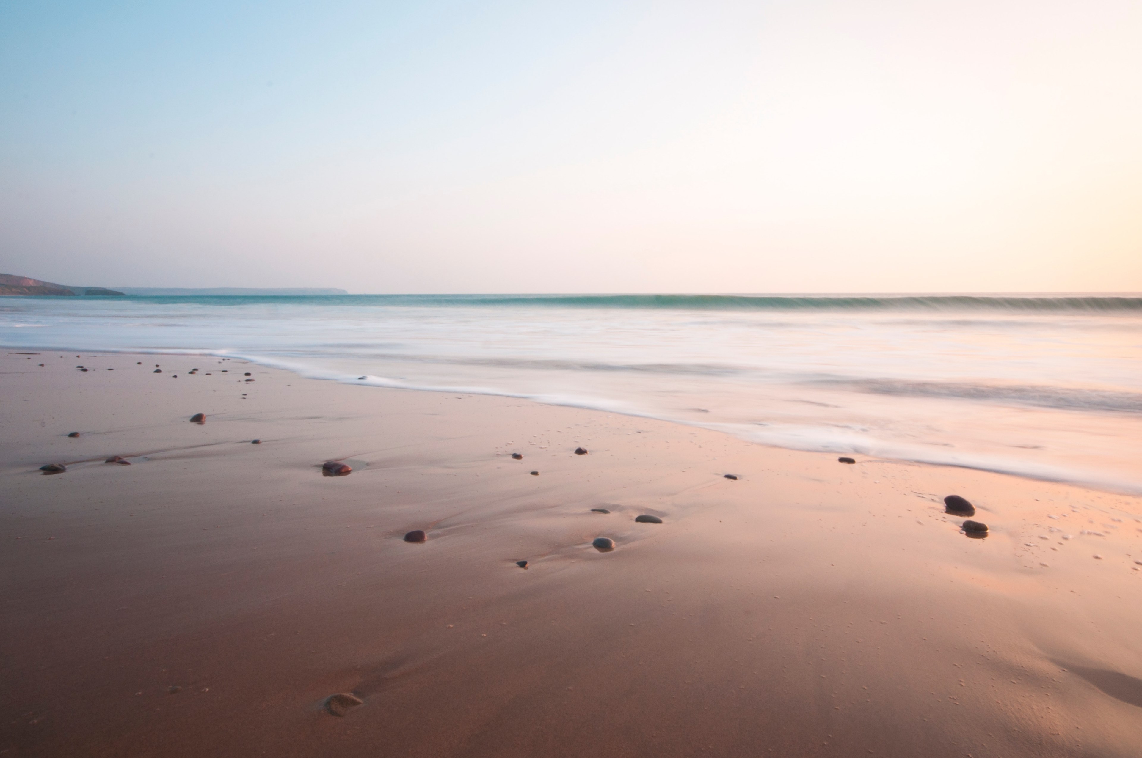 ocean washing ashore freshwater west sand beach, summer evening at the beach_ 4k, HD Wallpaper