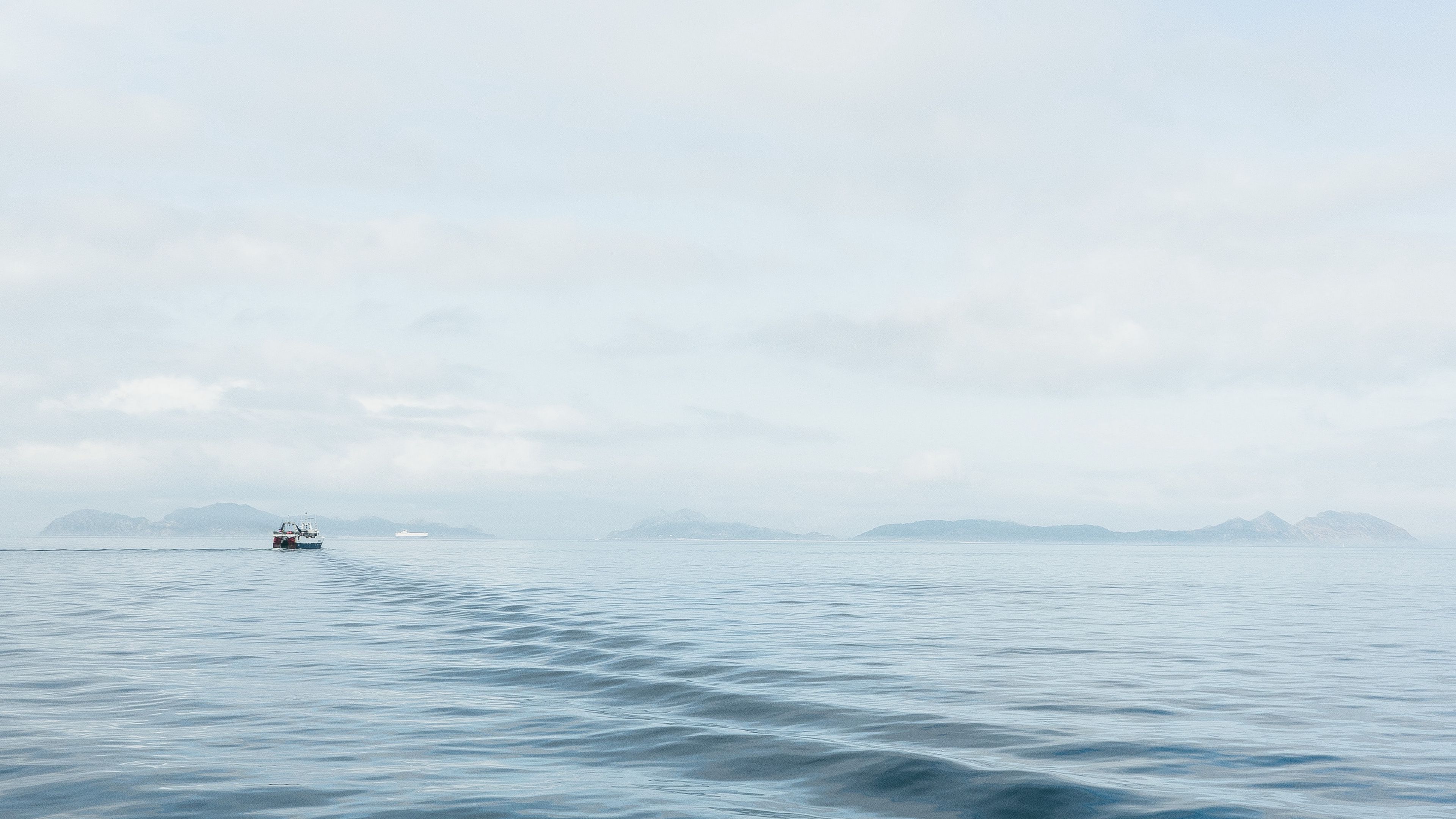 water, boat, horizon, trail, 4k, HD Wallpaper