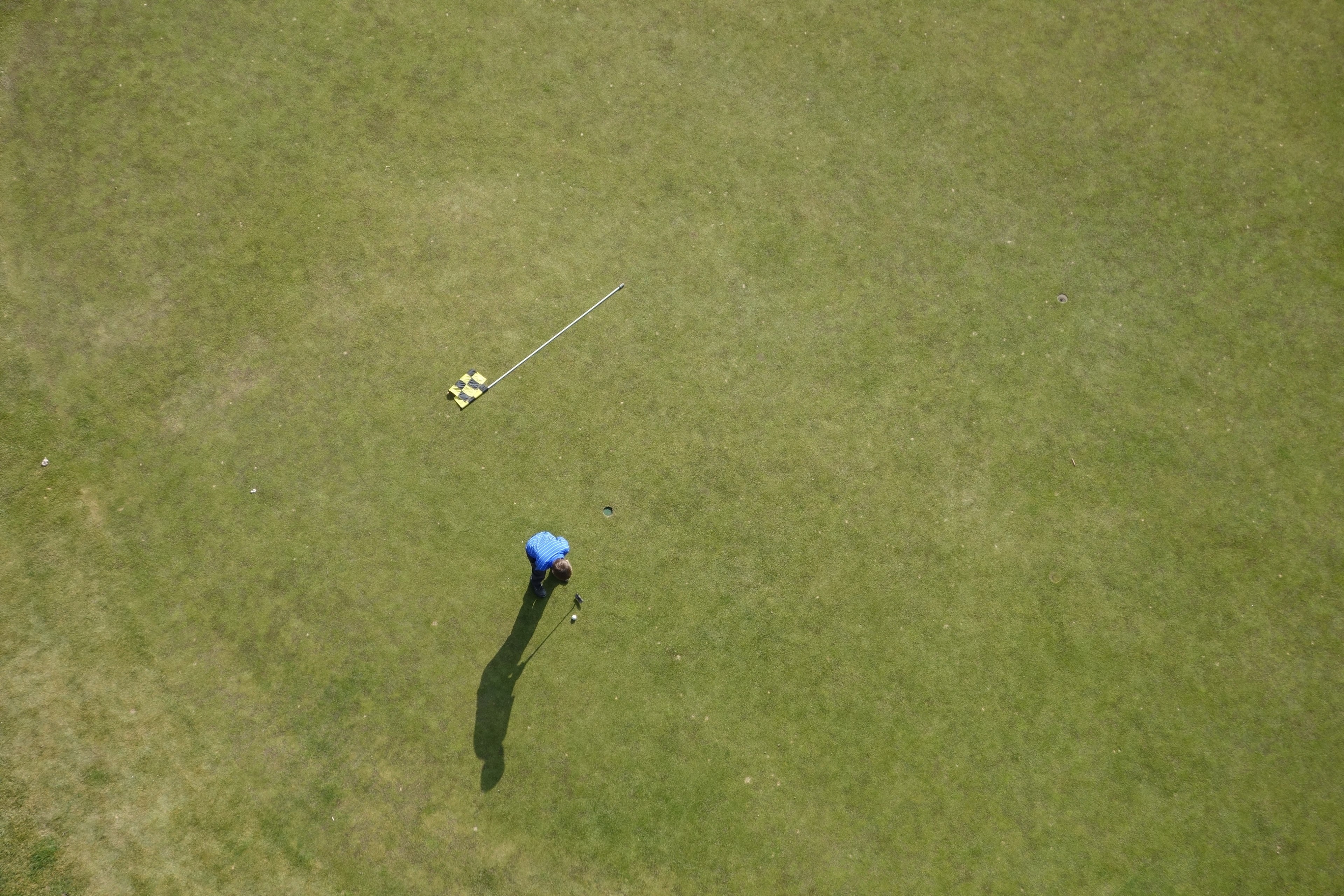 golf green man and person 4k, HD Wallpaper