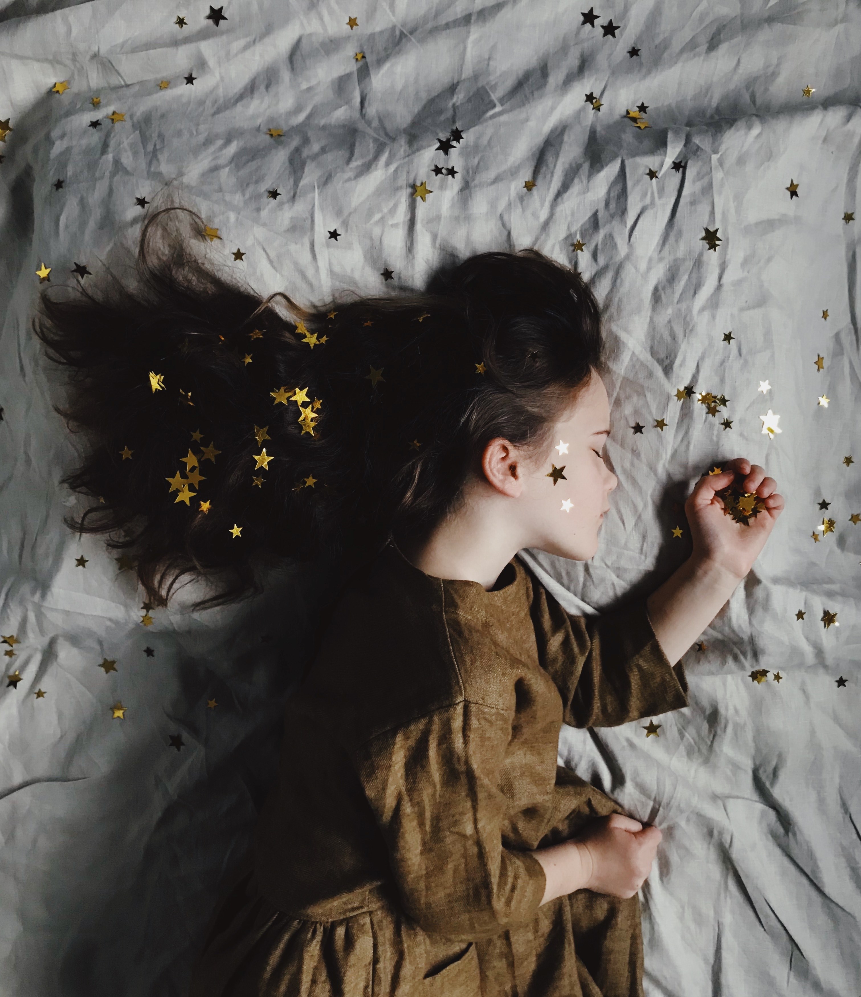 sleeping child 4k, Phone HD Wallpaper