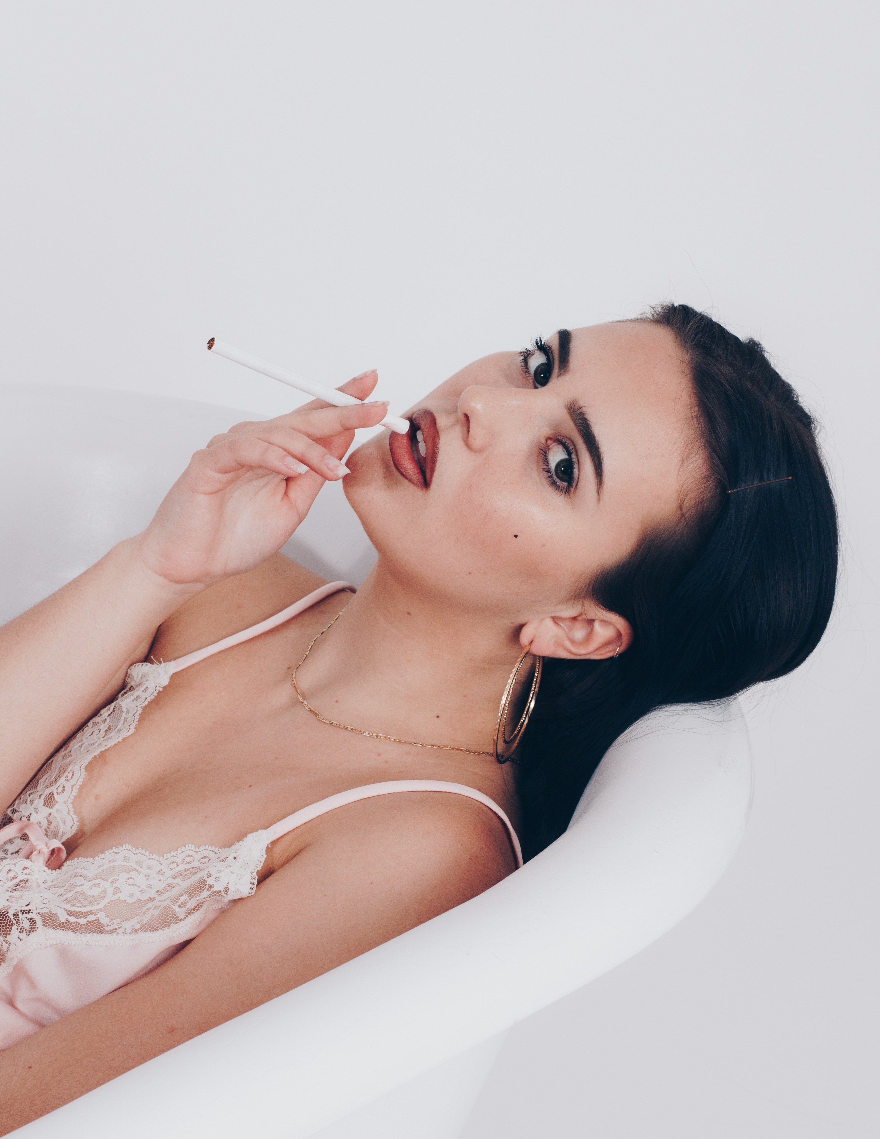 bathtub 1 candid untitled 4k, Phone HD Wallpaper