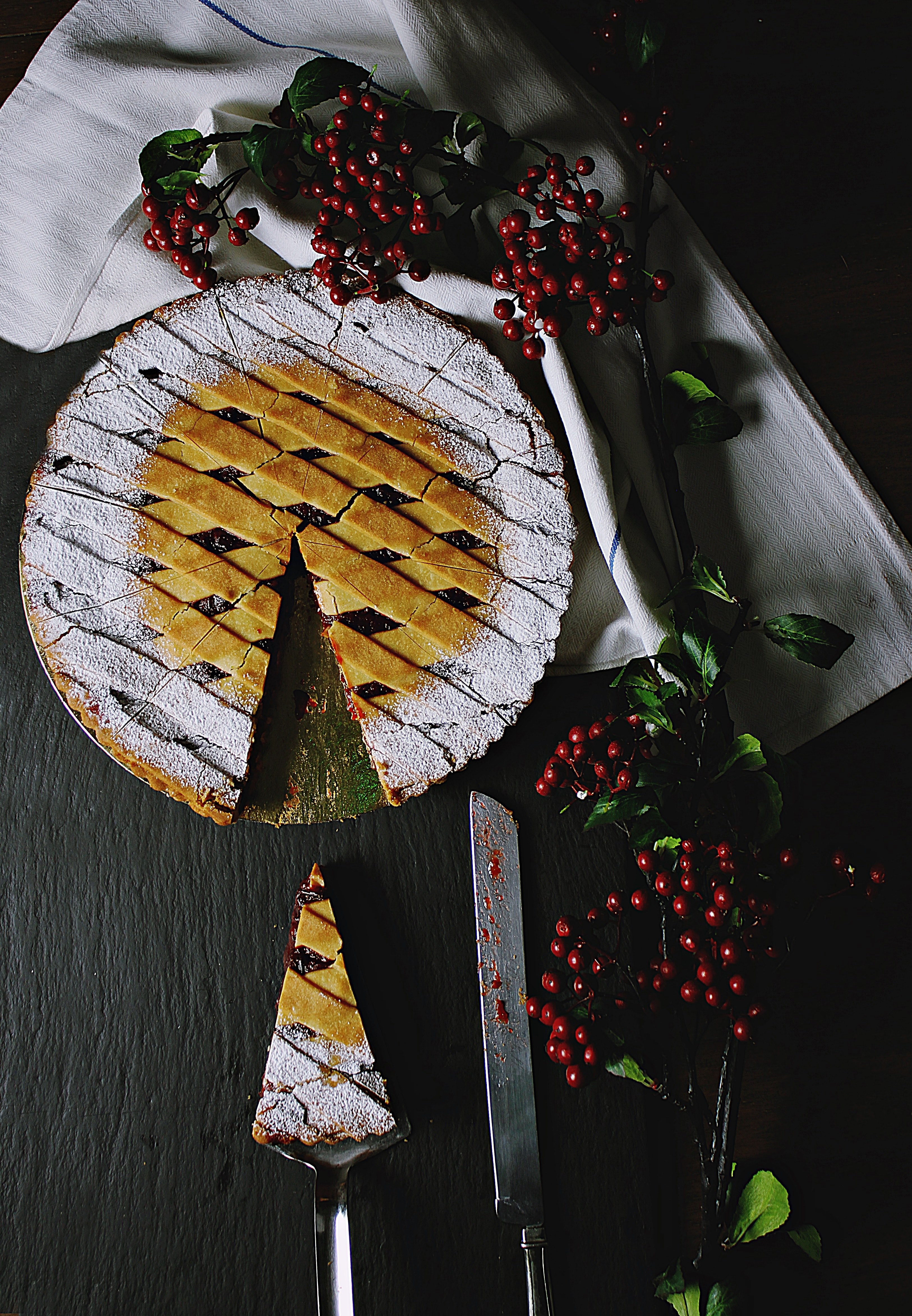 slice of cranberry pie next to whole pie topped with powdered sugar, slice of pie 4k, Phone HD Wallpaper