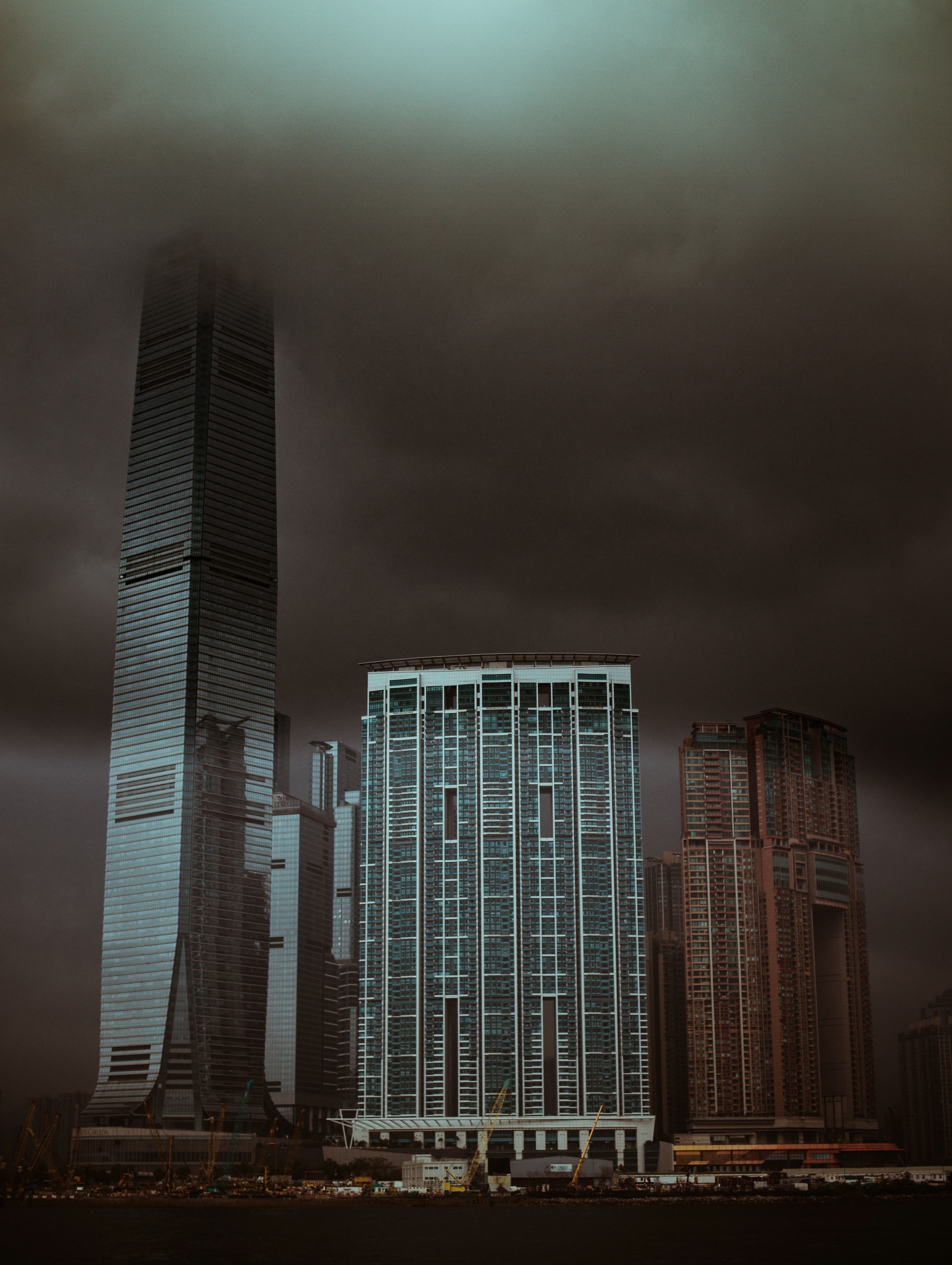moody hong kong waterfront 4k, Phone HD Wallpaper