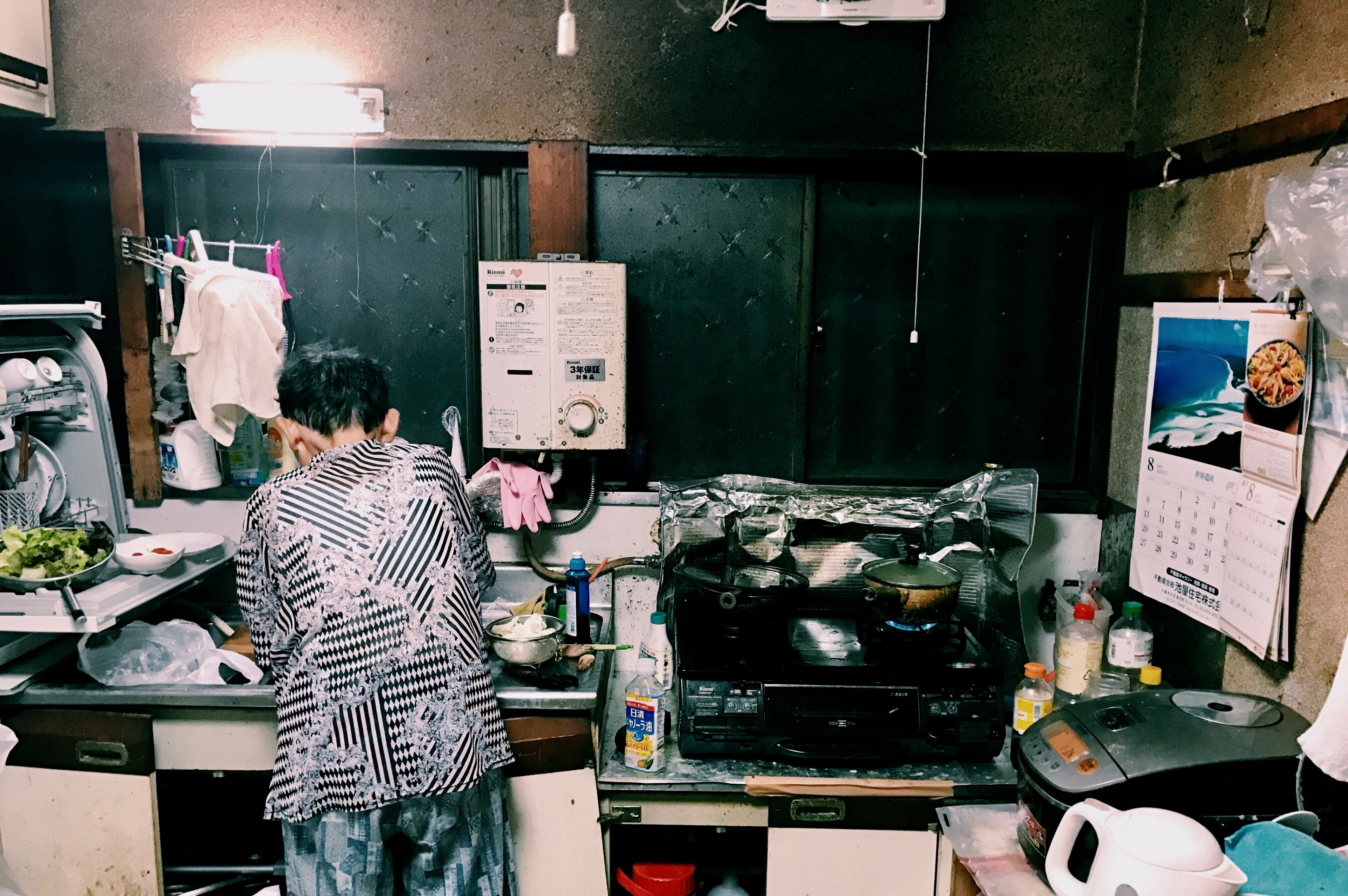 kitchen grandmother and family 4k, HD Wallpaper