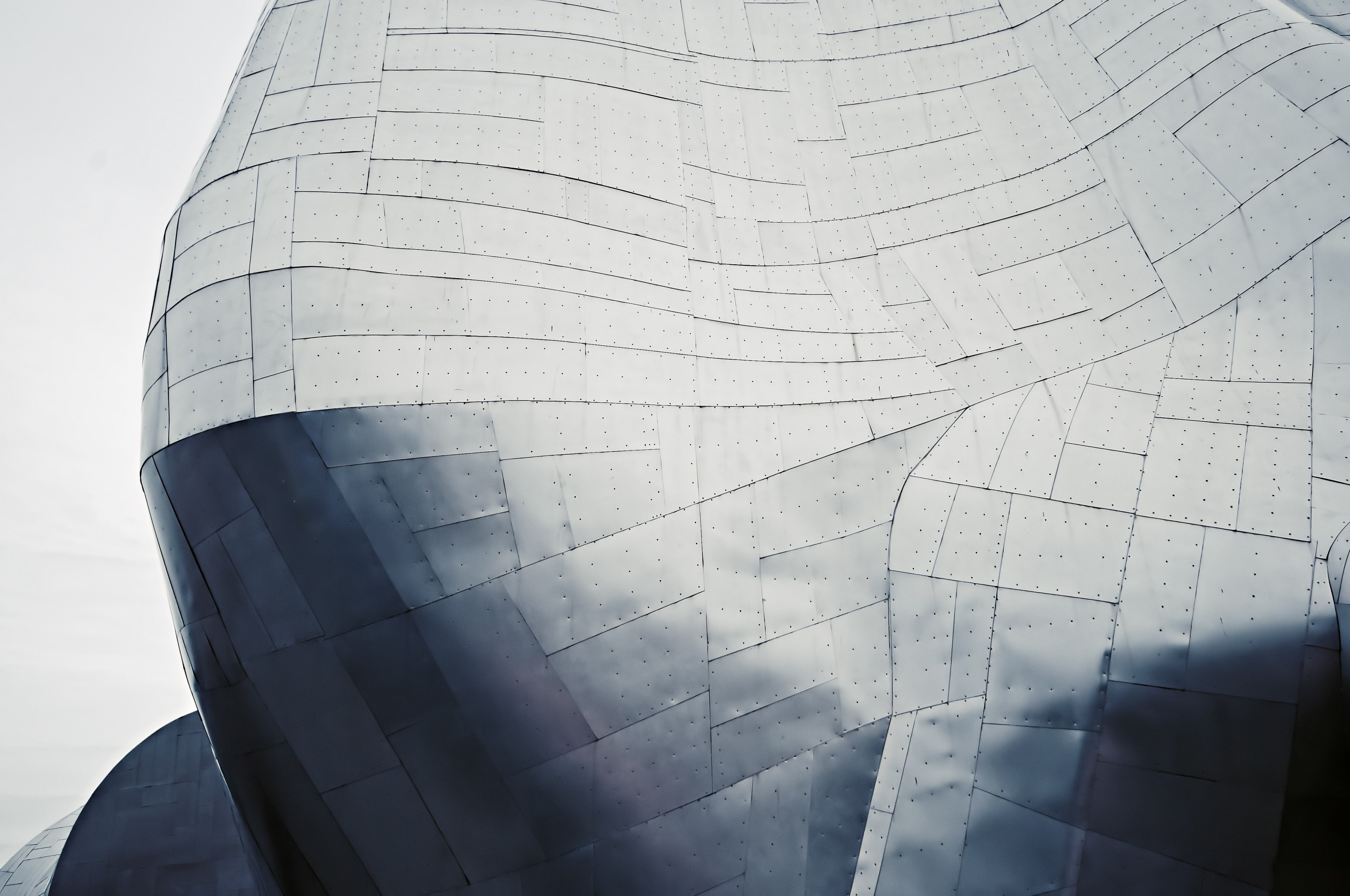 a glossy building facade made up of metal sheets, curvy metal facade 4k, HD Wallpaper
