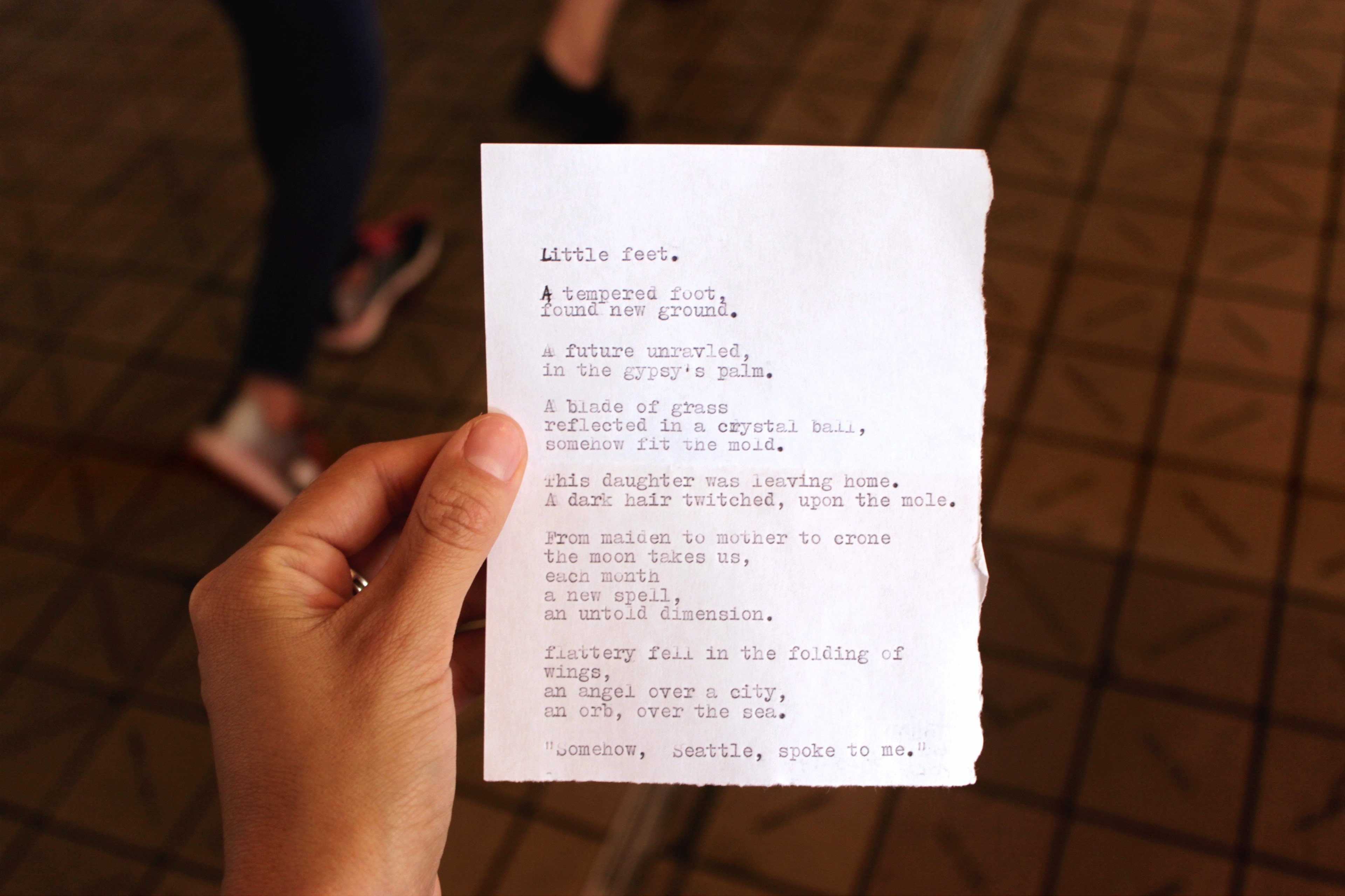 poem typing holding poem and type 4k, HD Wallpaper