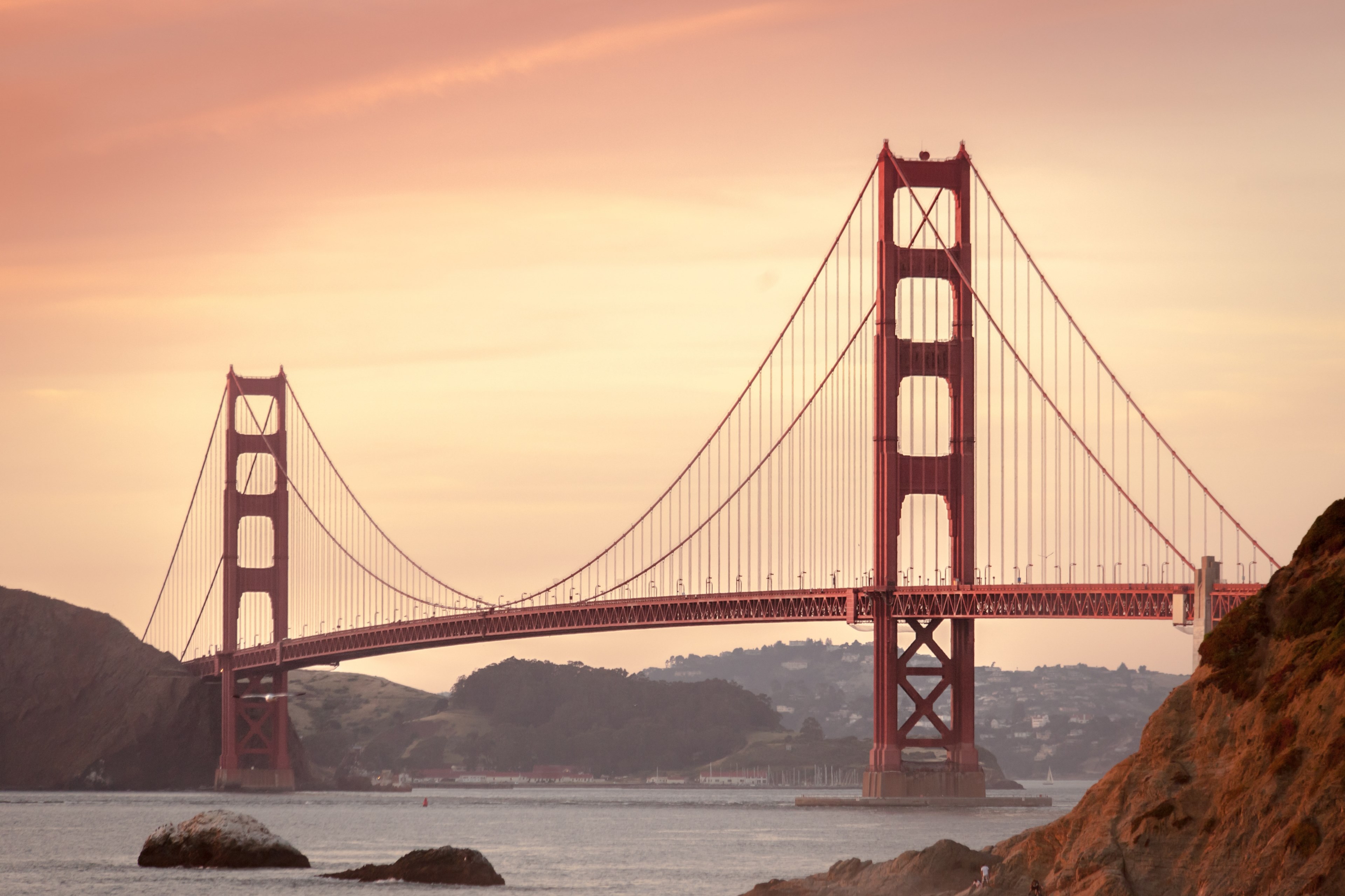 golden gate bridge in san francicso with a dusky orange sunset and haze, golden gate sunset_ 4k, HD Wallpaper