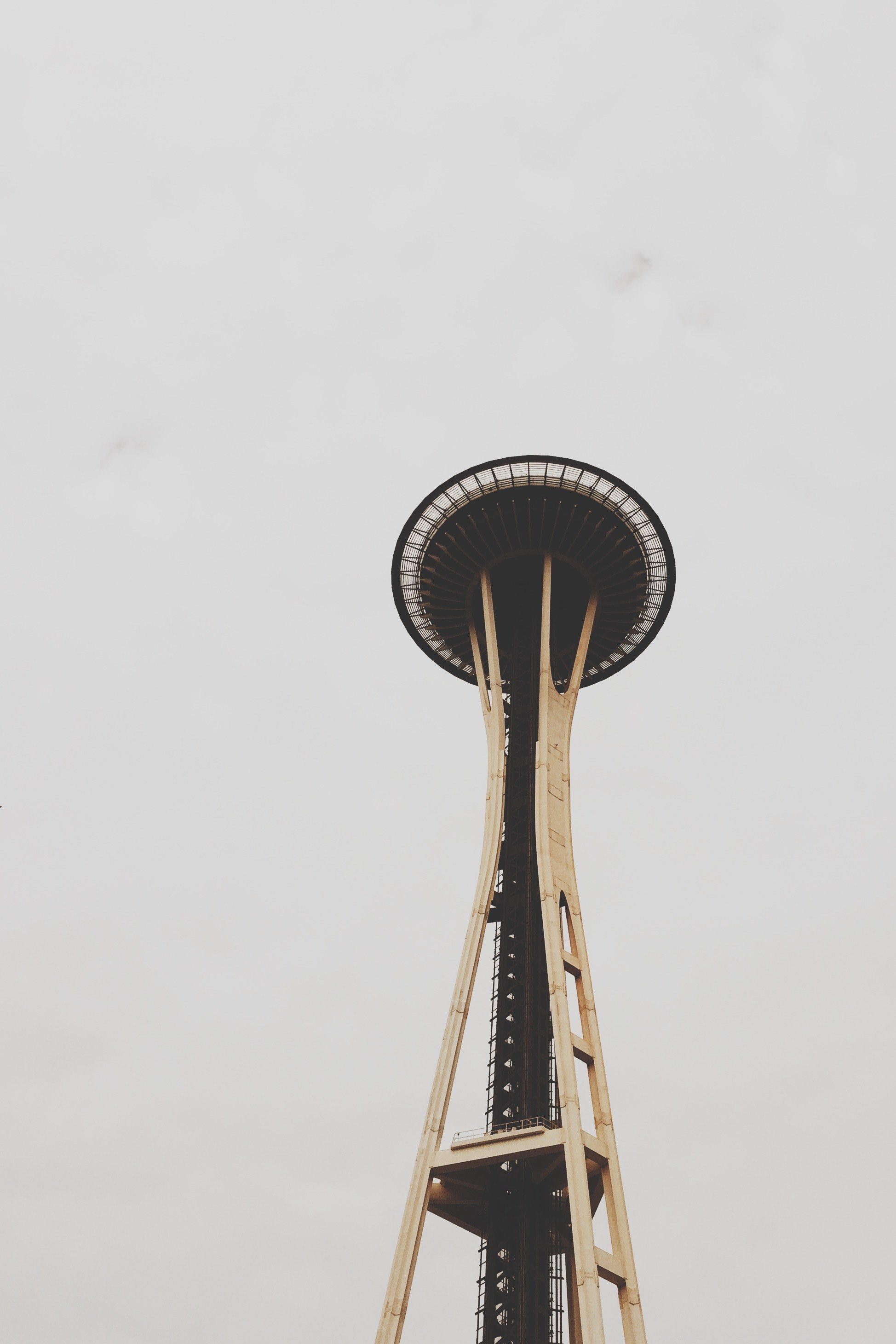 the space needle observation tower in seattle against a white sky, space needle 4k, Phone HD Wallpaper